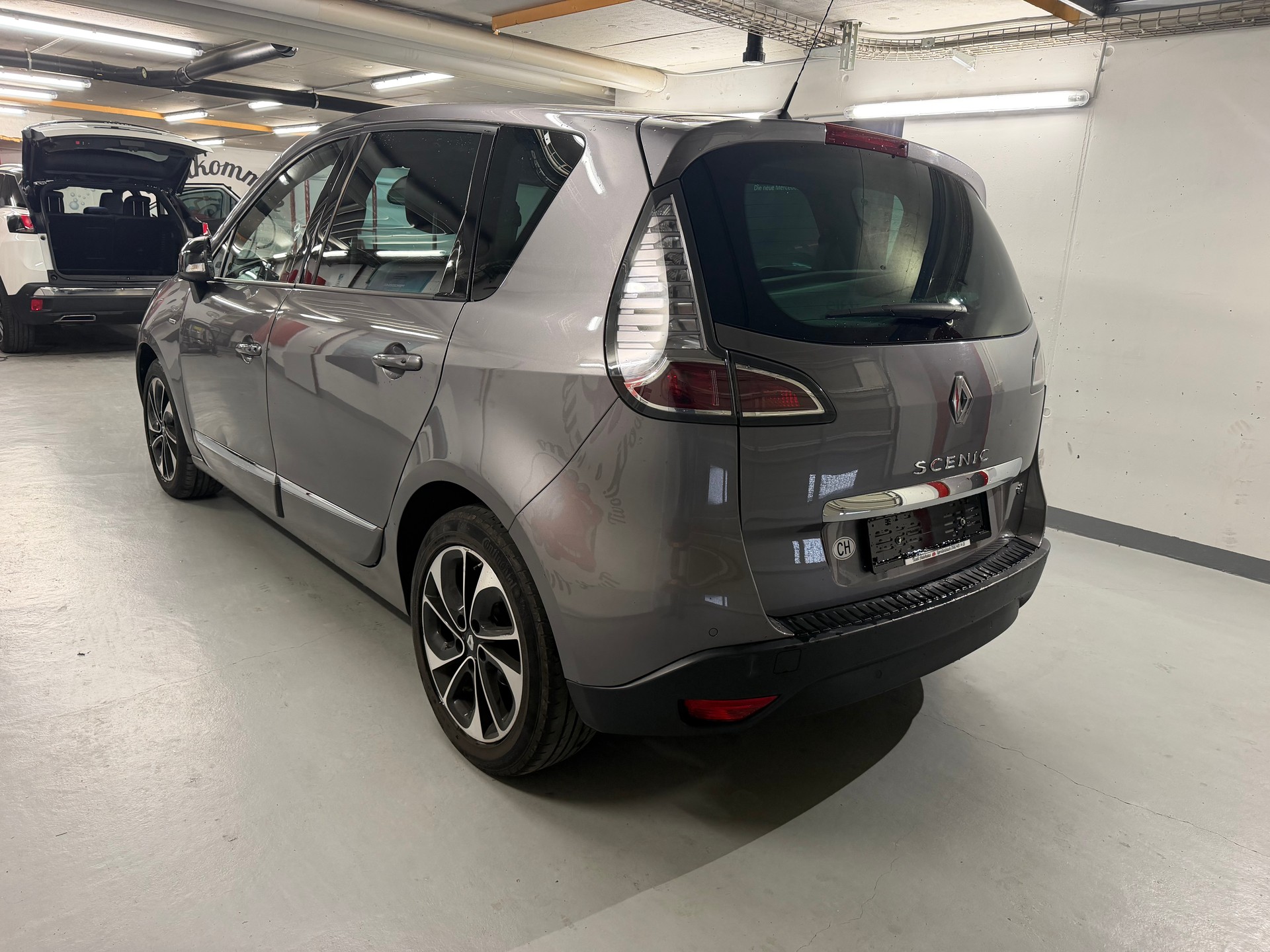 RENAULT Scénic 1.5 dCi Swiss Edition EDC-image-3