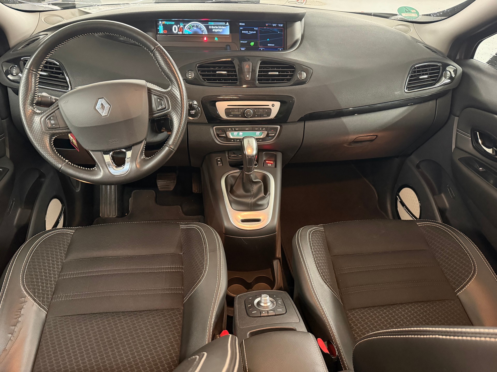 RENAULT Scénic 1.5 dCi Swiss Edition EDC-image-8