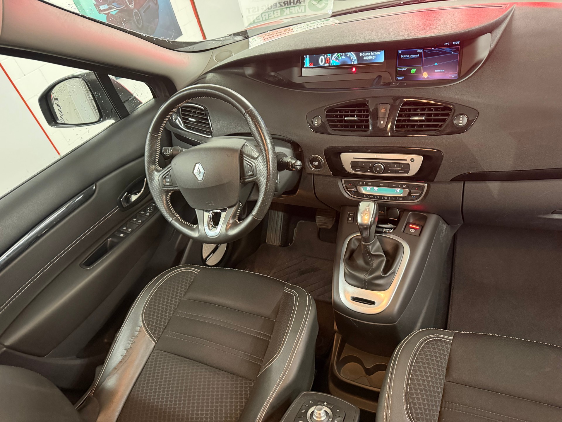 RENAULT Scénic 1.5 dCi Swiss Edition EDC-image-9