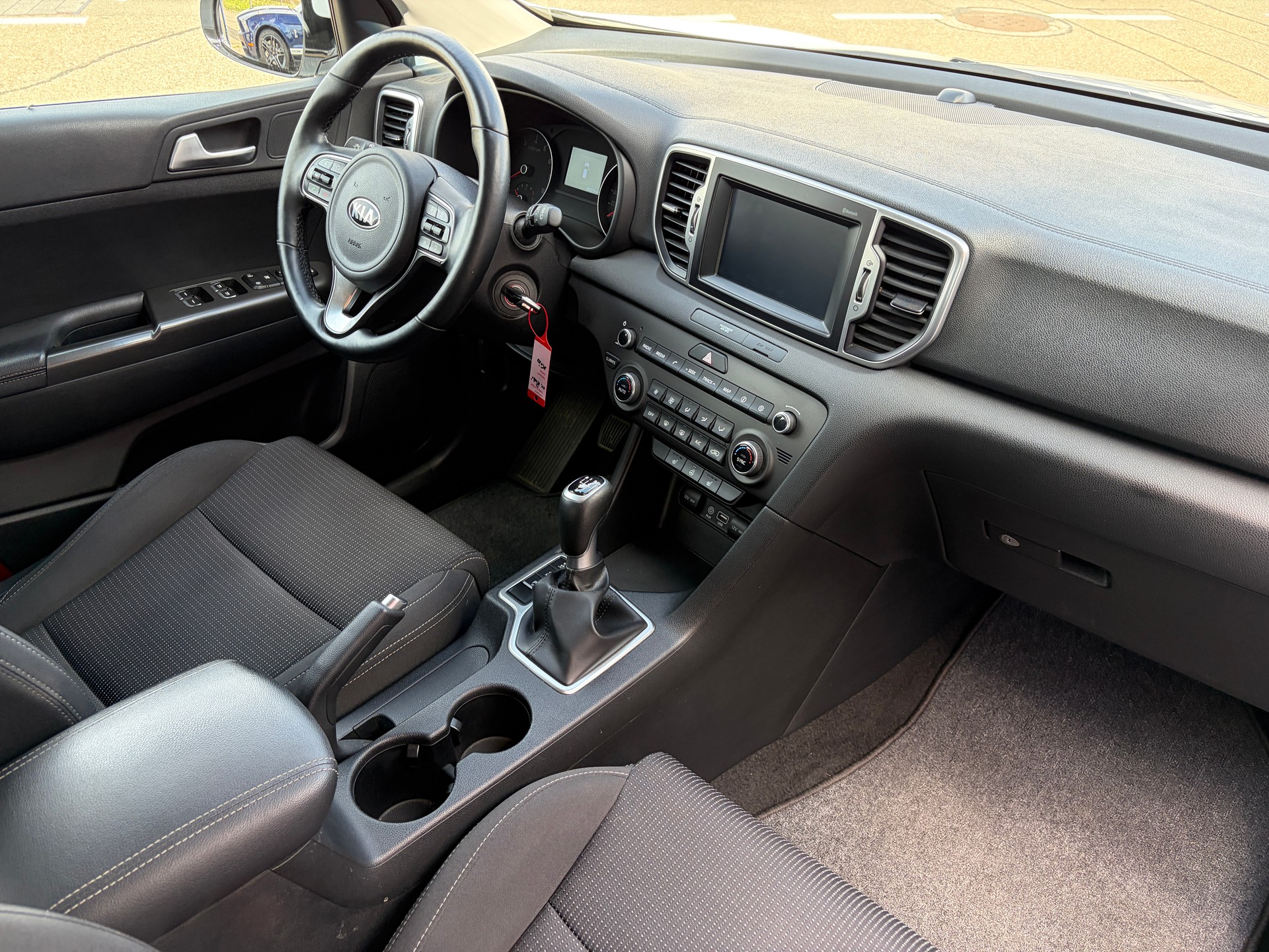 KIA Sportage 1.6 T-GDi Swiss City Line 4WD-image-25
