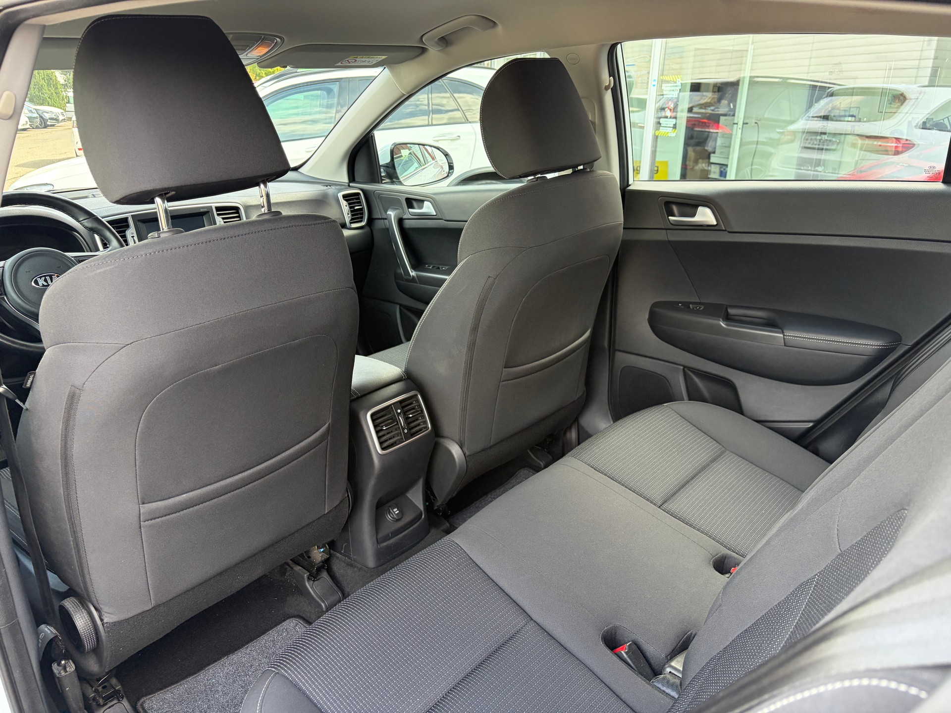 KIA Sportage 1.6 T-GDi Swiss City Line 4WD-image-21