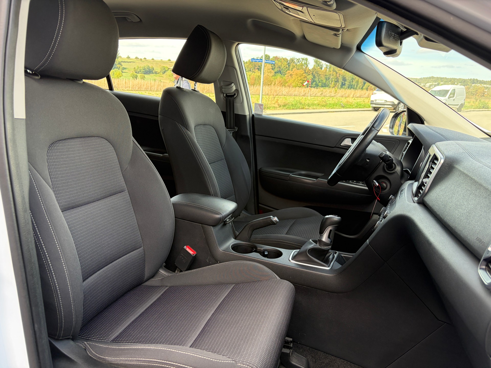 KIA Sportage 1.6 T-GDi Swiss City Line 4WD-image-24