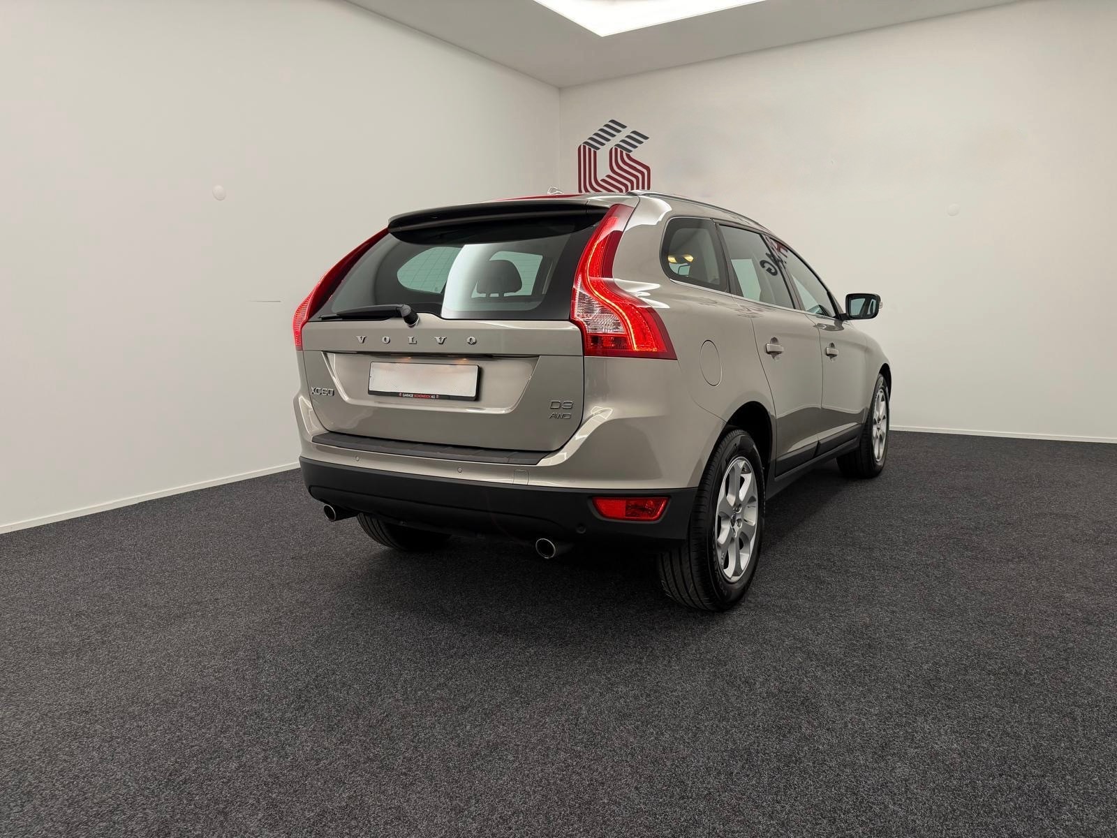 VOLVO XC60 D3 AWD Summum Geartronic-image-4