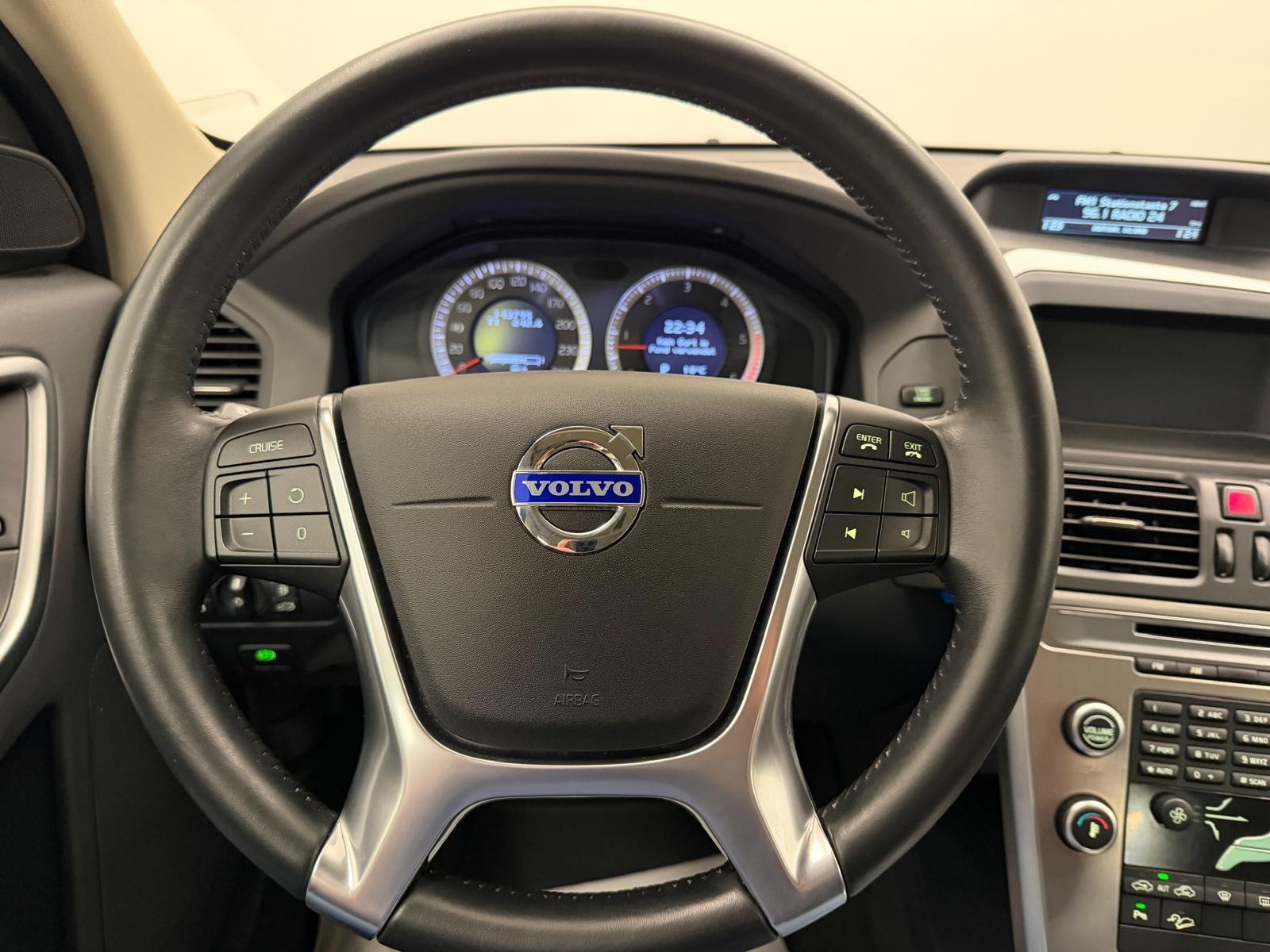 VOLVO XC60 D3 AWD Summum Geartronic-image-10