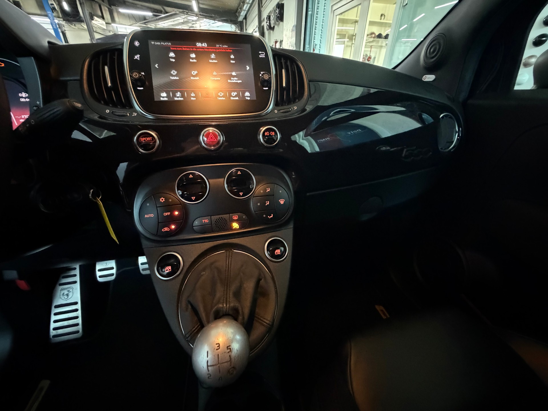 FIAT 595 1.4 16V Turbo Abarth Scorpione Oro-image-11
