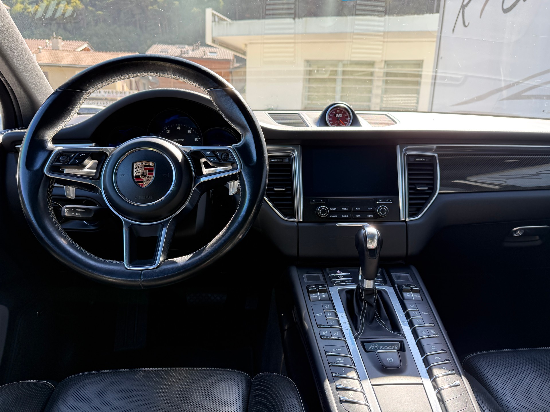 PORSCHE Macan GTS PDK-image-12
