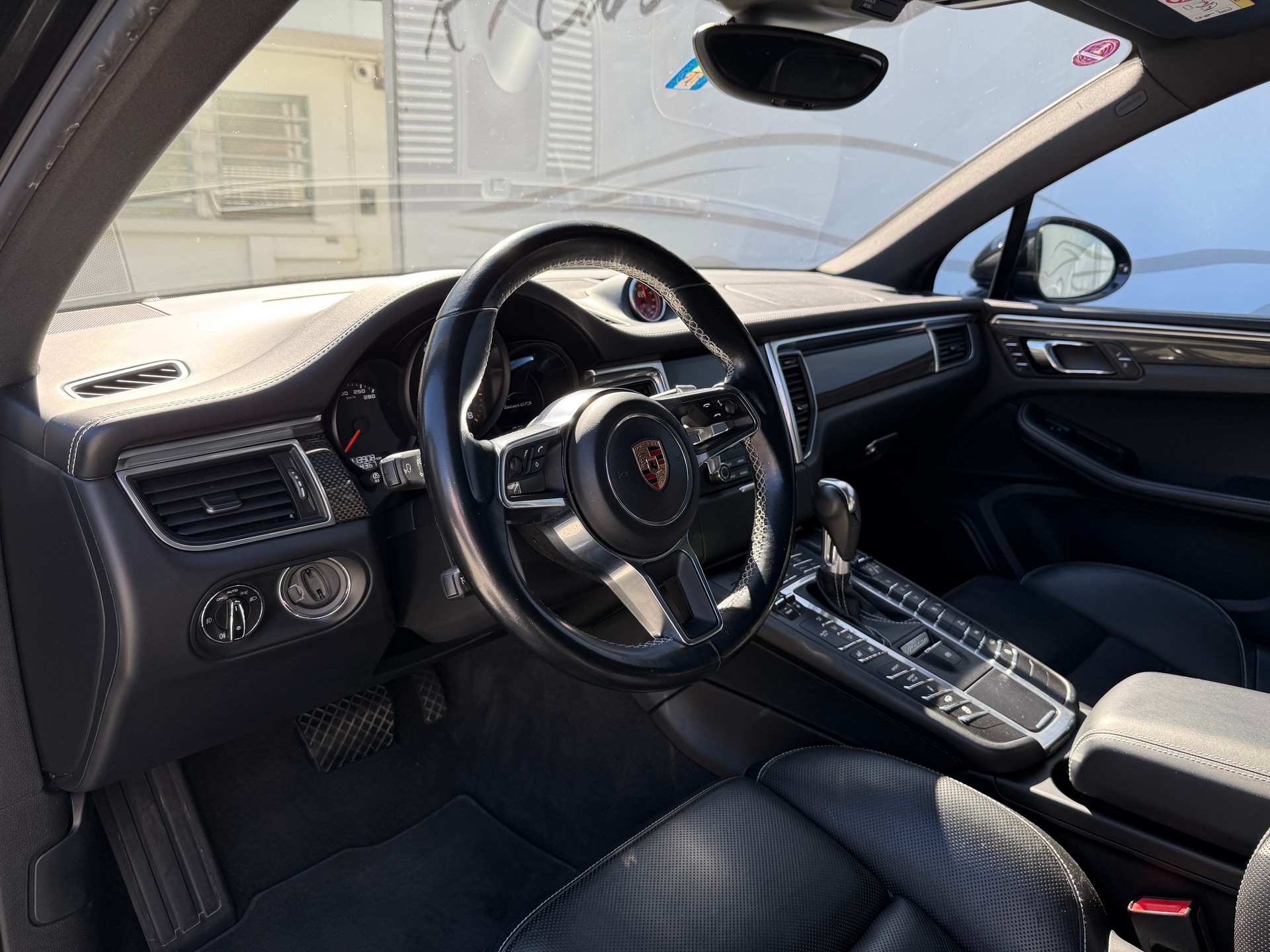 PORSCHE Macan GTS PDK-image-10