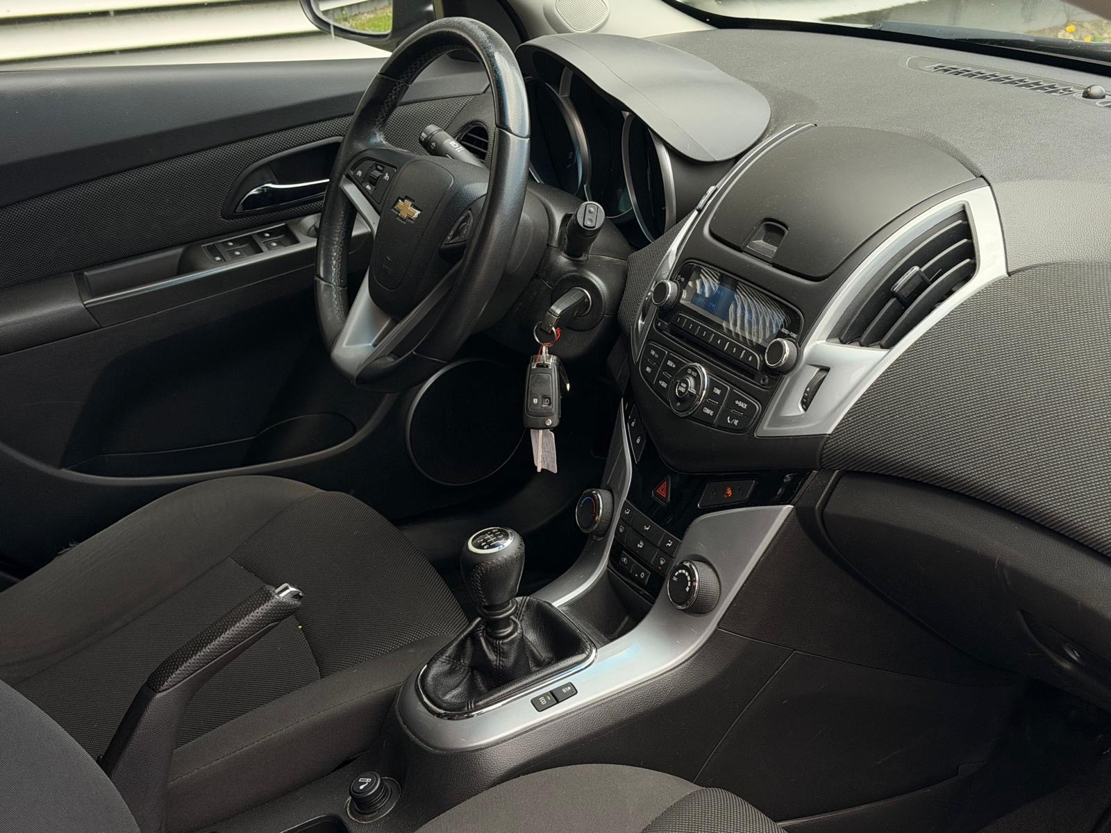 CHEVROLET Cruze Station Wagon 1.7 VCDi LTZ-image-4