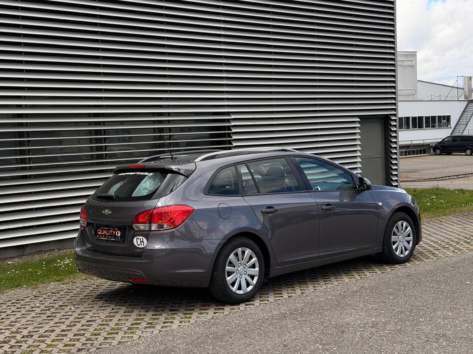 CHEVROLET Cruze Station Wagon 1.7 VCDi LTZ-image-2