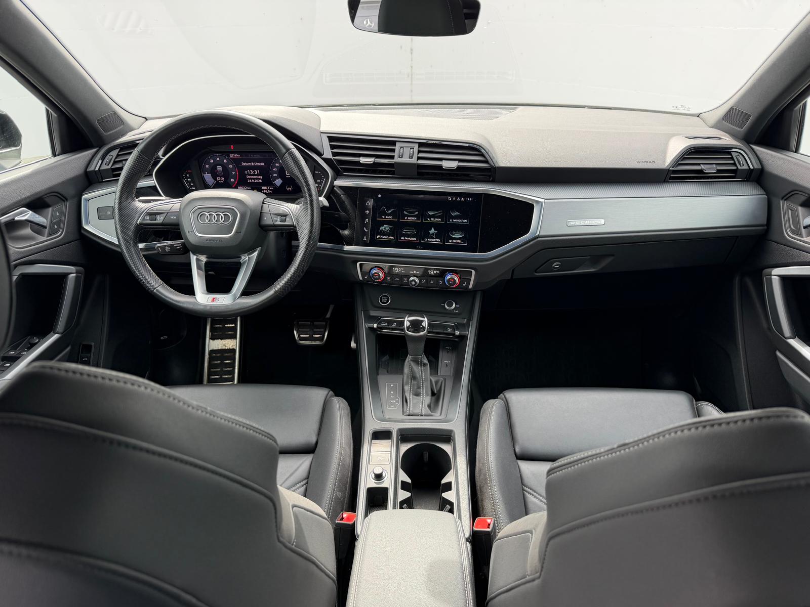 AUDI Q3 Sportback 45 TFSI S line quattro S-tronic-image-9