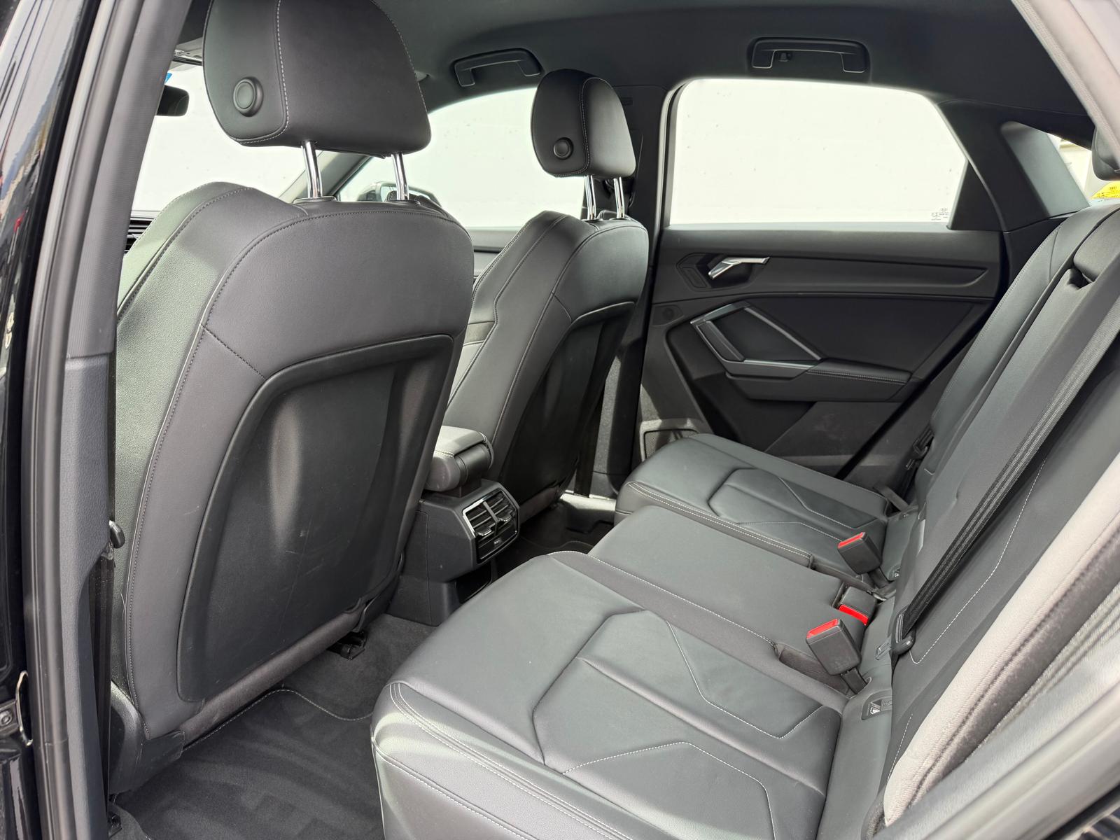AUDI Q3 Sportback 45 TFSI S line quattro S-tronic-image-8