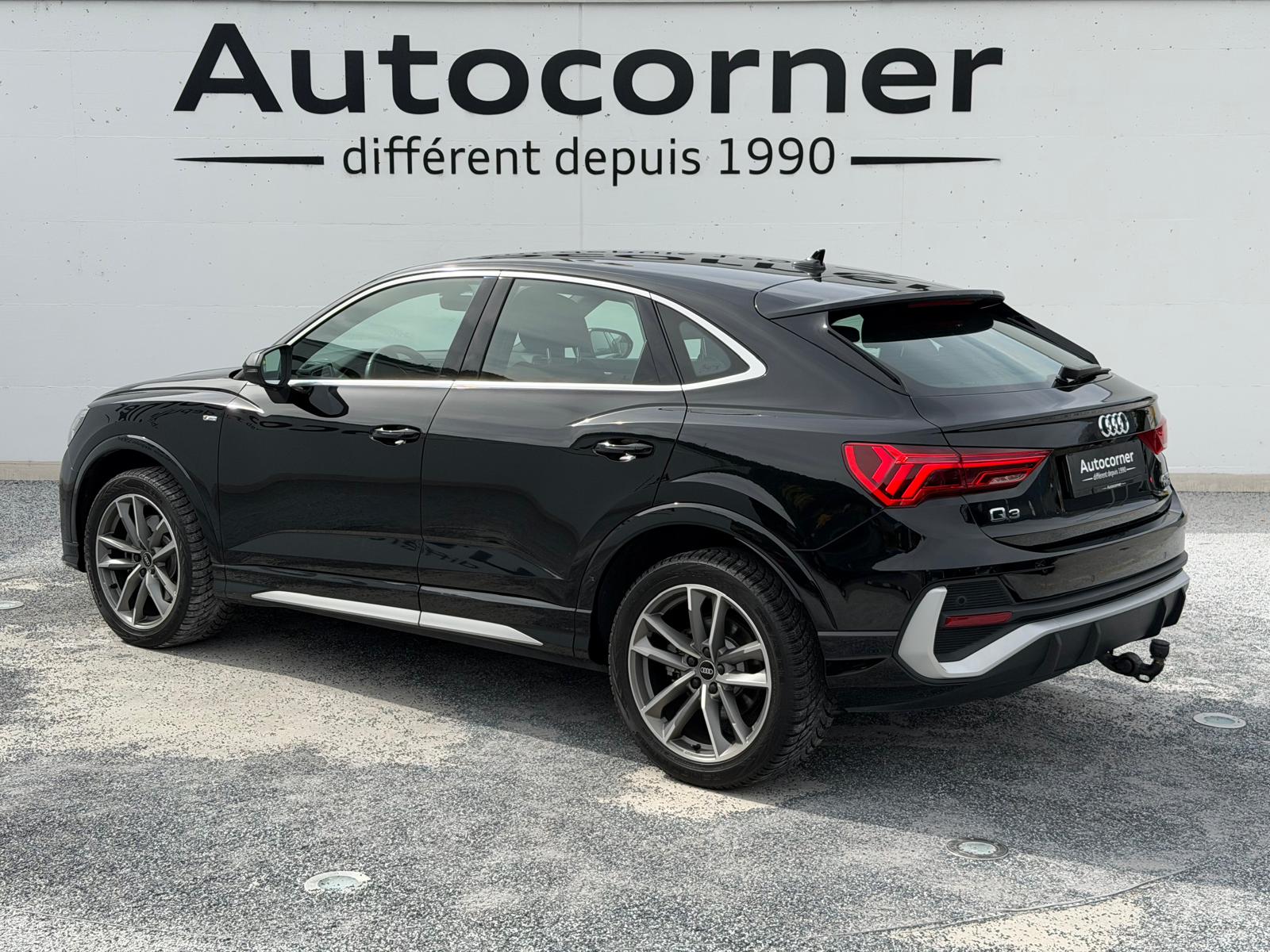 AUDI Q3 Sportback 45 TFSI S line quattro S-tronic-image-3