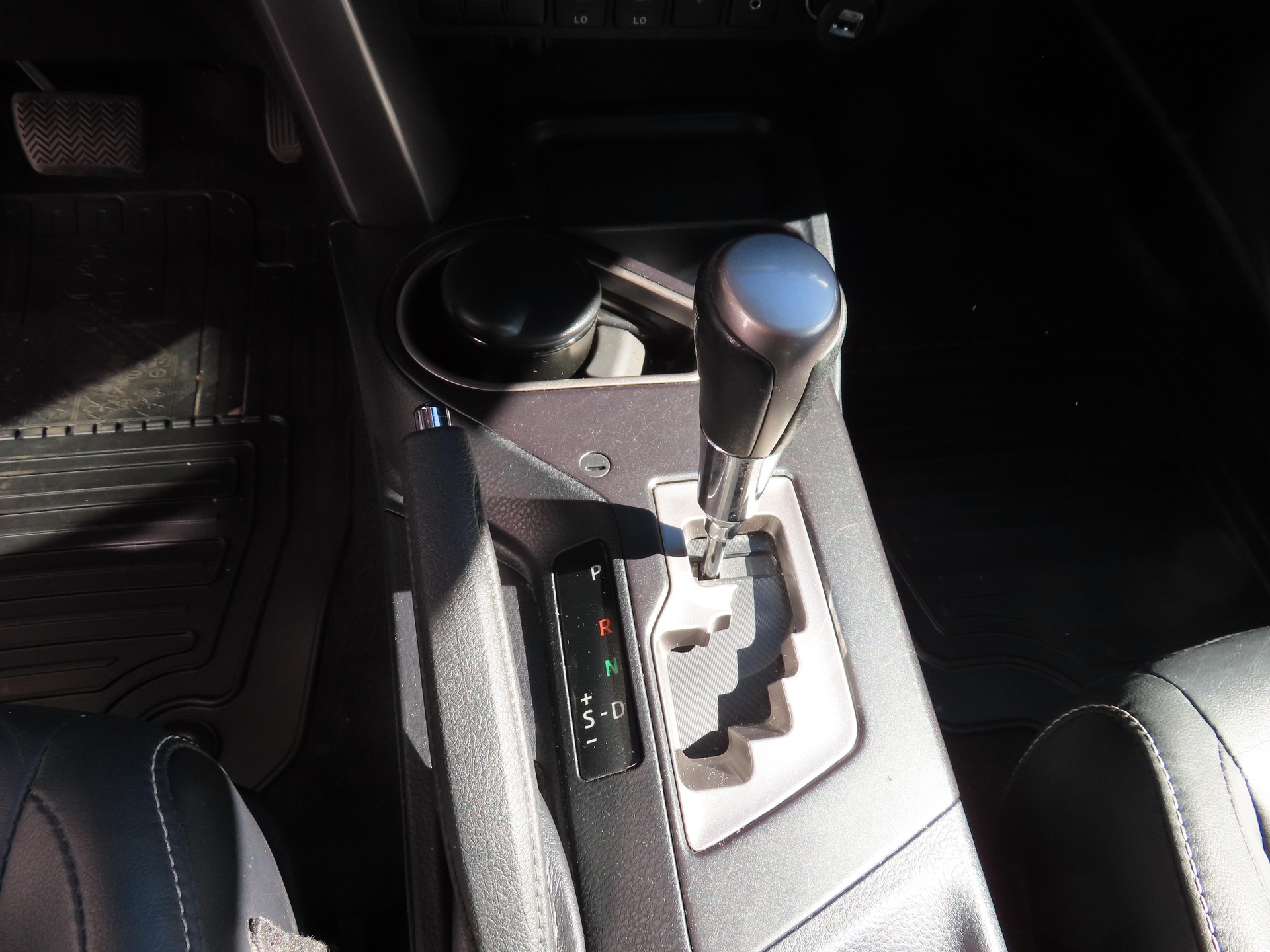 TOYOTA RAV4 2.5 HSD Premium-image-8