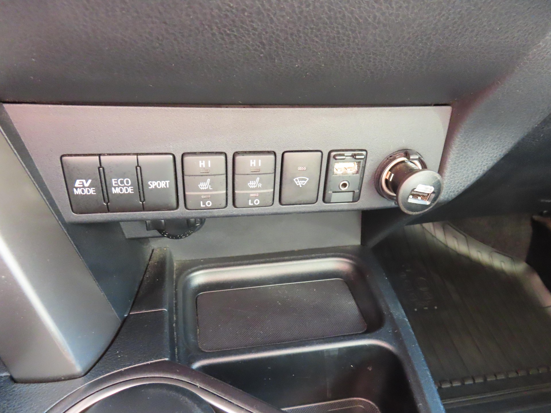 TOYOTA RAV4 2.5 HSD Premium-image-12