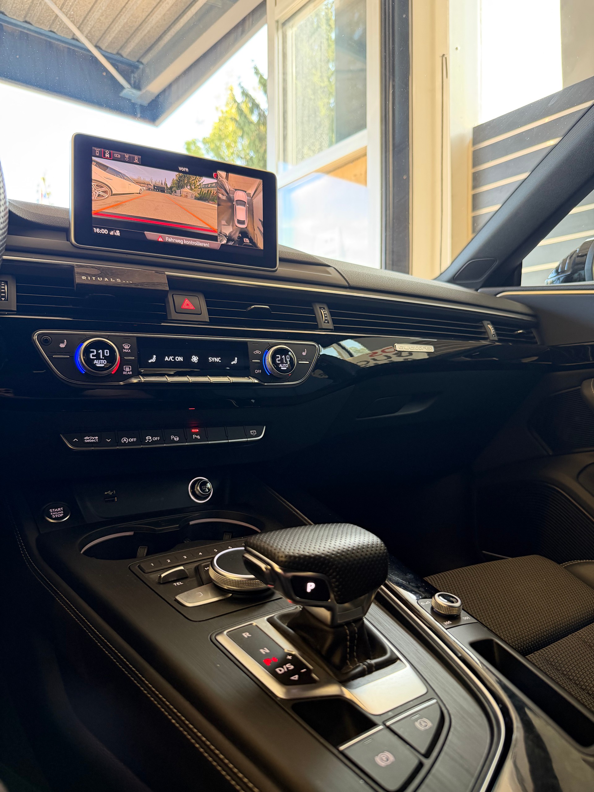 AUDI A5 Sportback 40 TDI S-Line quattro S-Tronic-image-12