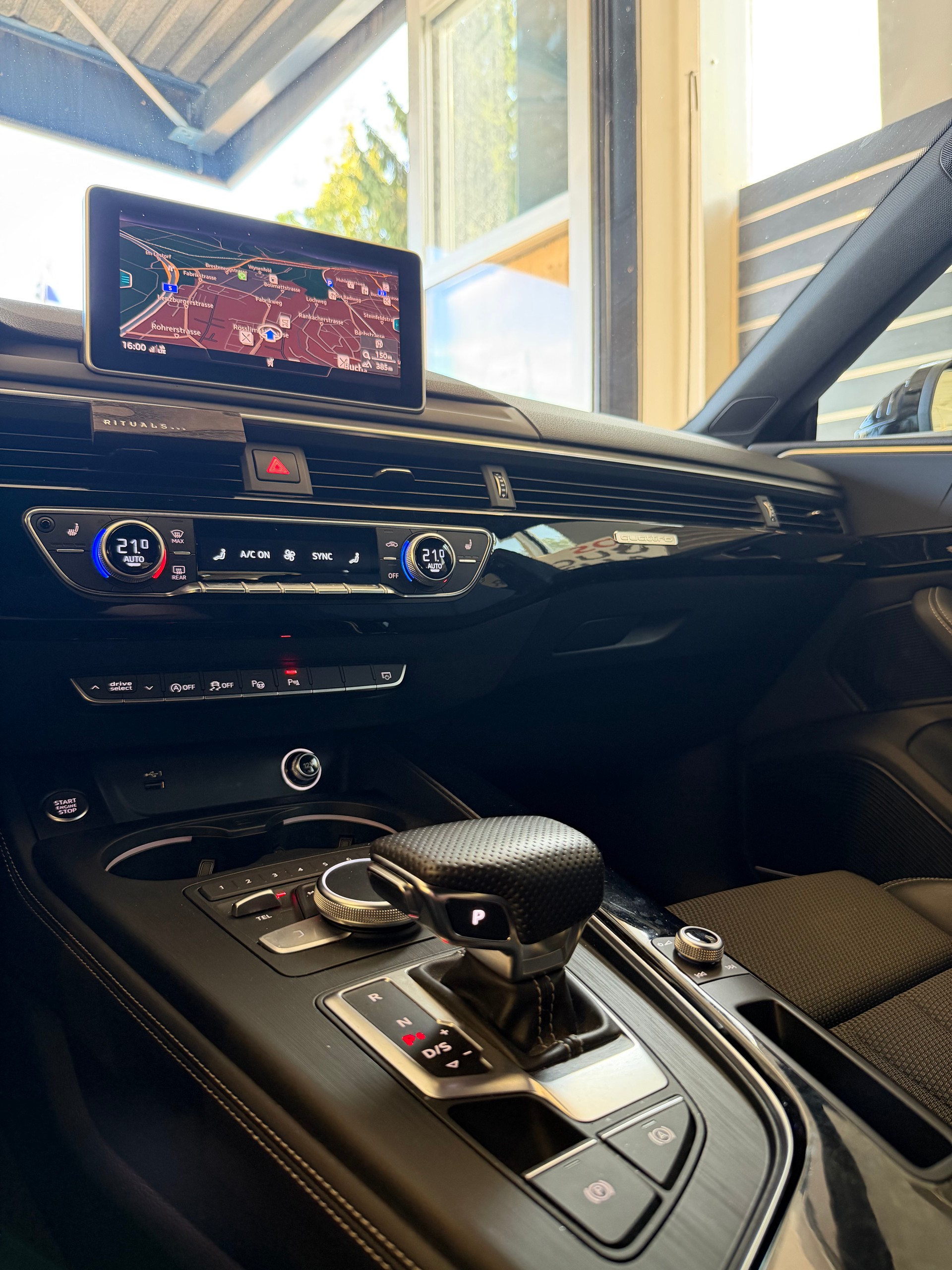 AUDI A5 Sportback 40 TDI S-Line quattro S-Tronic-image-13