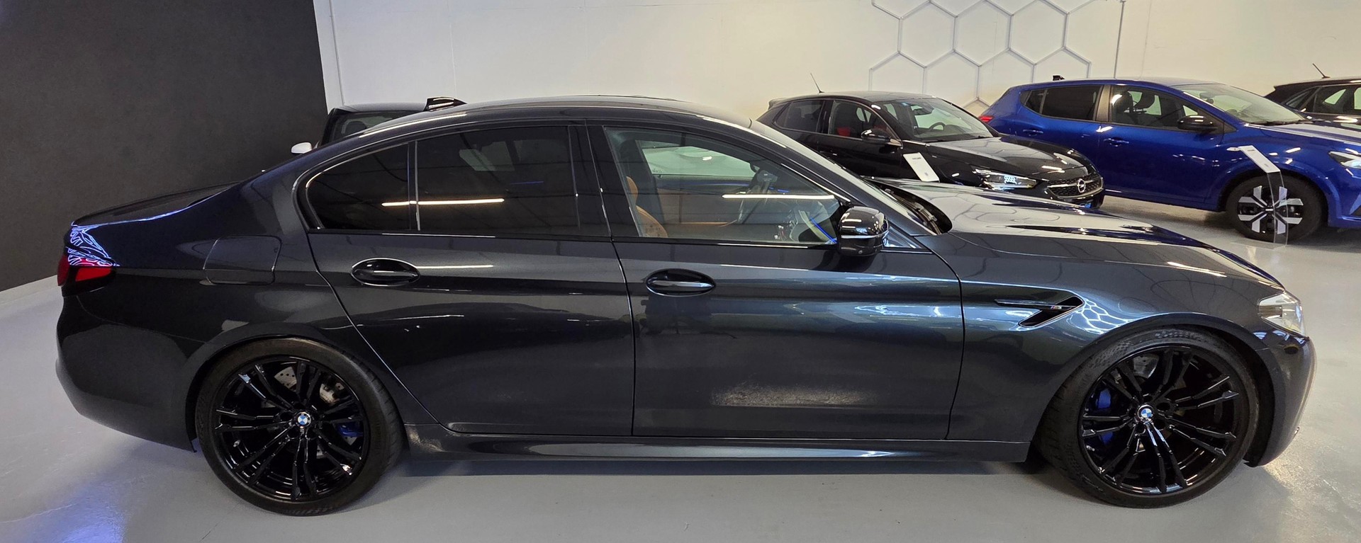 BMW M5 xDrive Competition Drivelogic-image-1