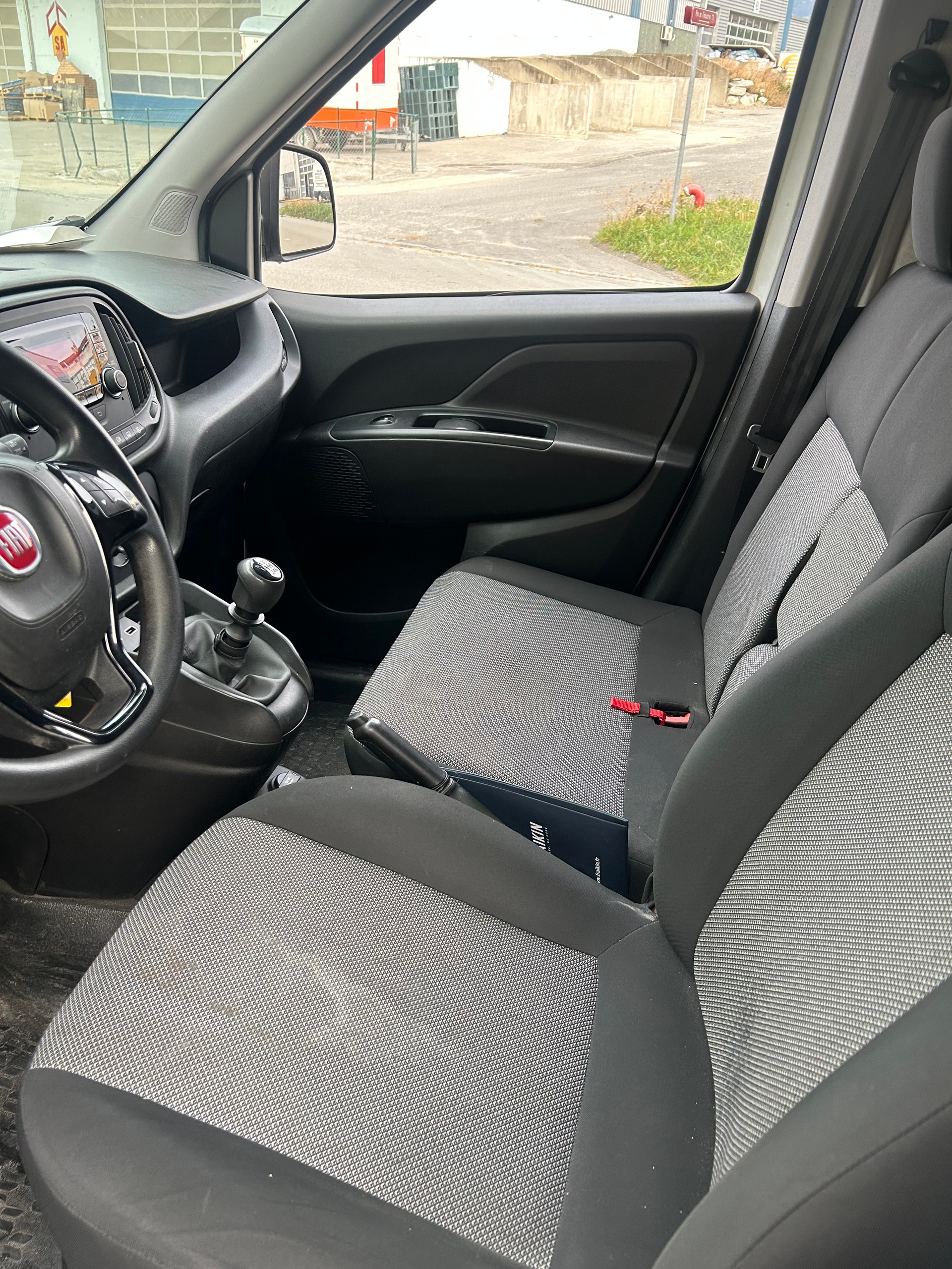 FIAT Doblò 1.6 Multijet Base-image-11