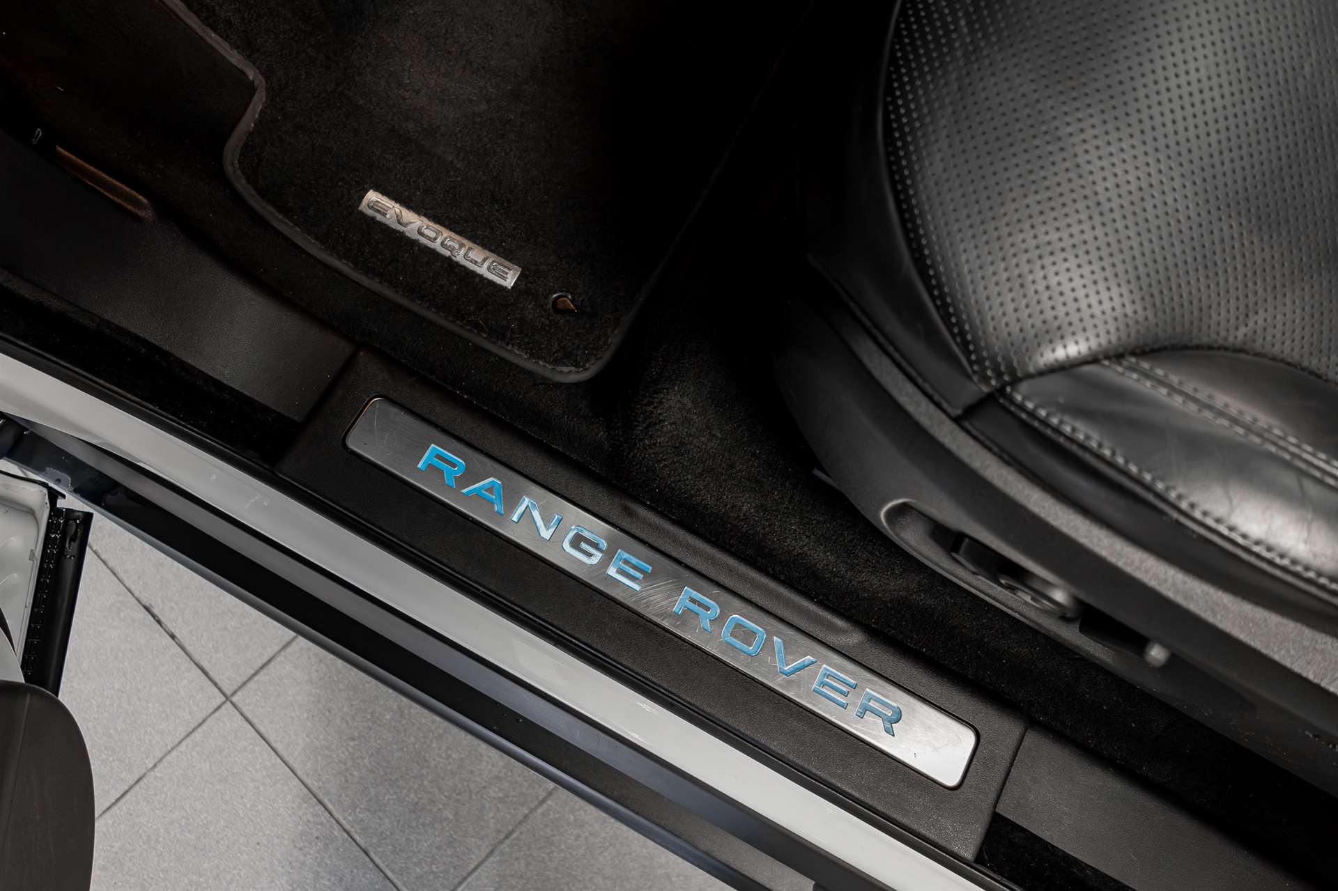 LAND ROVER Range Rover Evoque 2.0 Si4 HSE Dynamic AT9-image-11