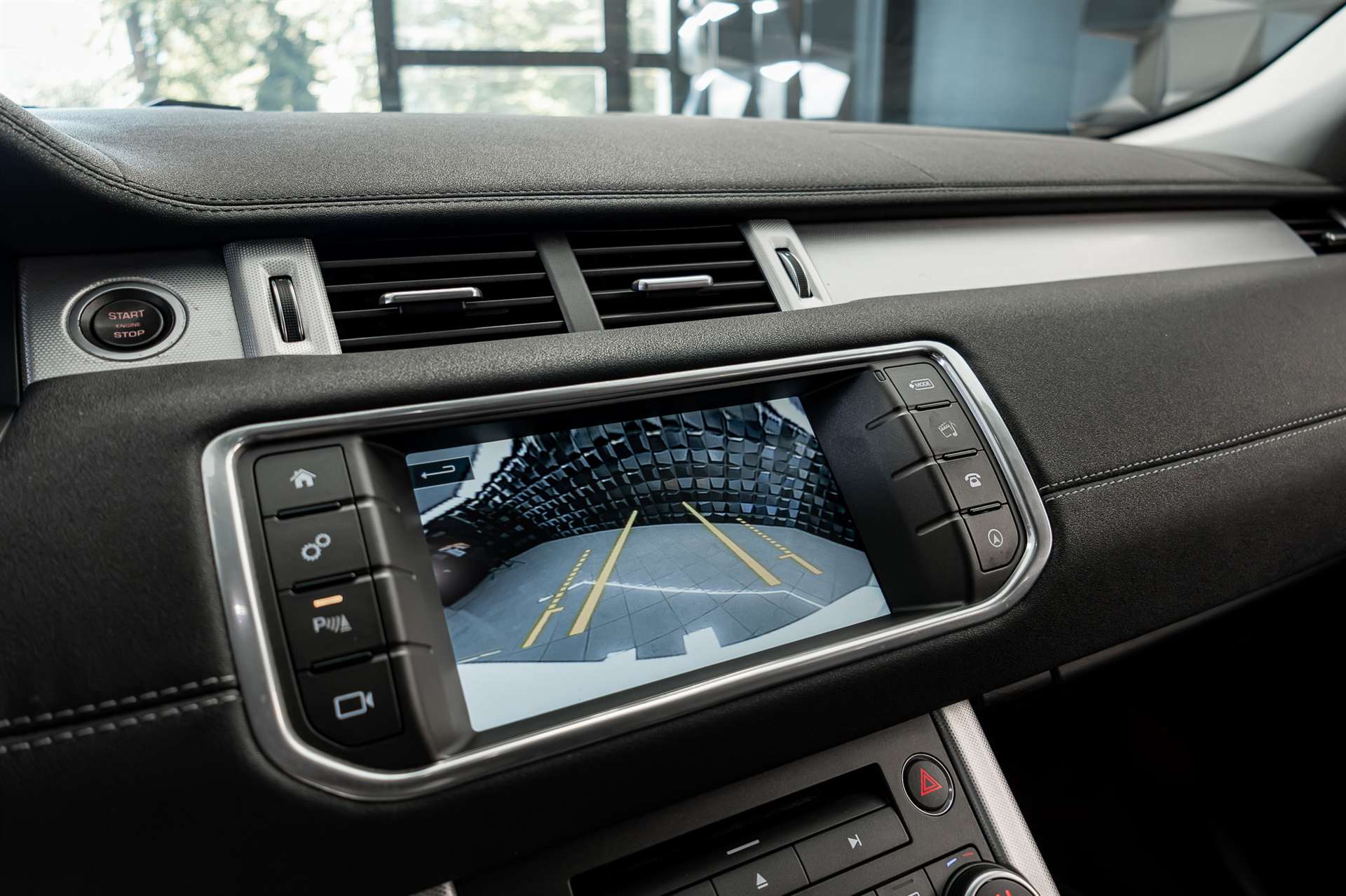 LAND ROVER Range Rover Evoque 2.0 Si4 HSE Dynamic AT9-image-17