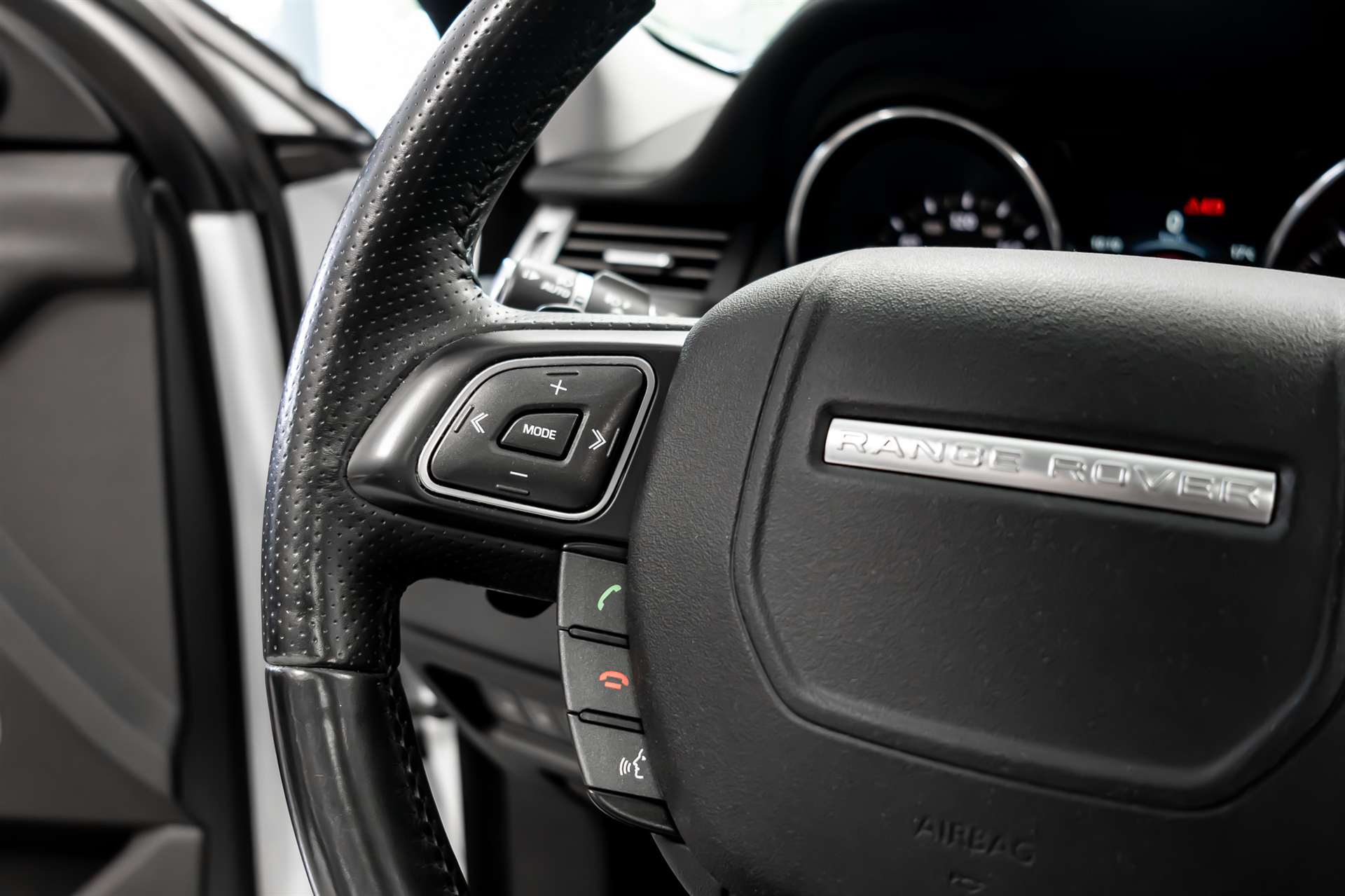 LAND ROVER Range Rover Evoque 2.0 Si4 HSE Dynamic AT9-image-7