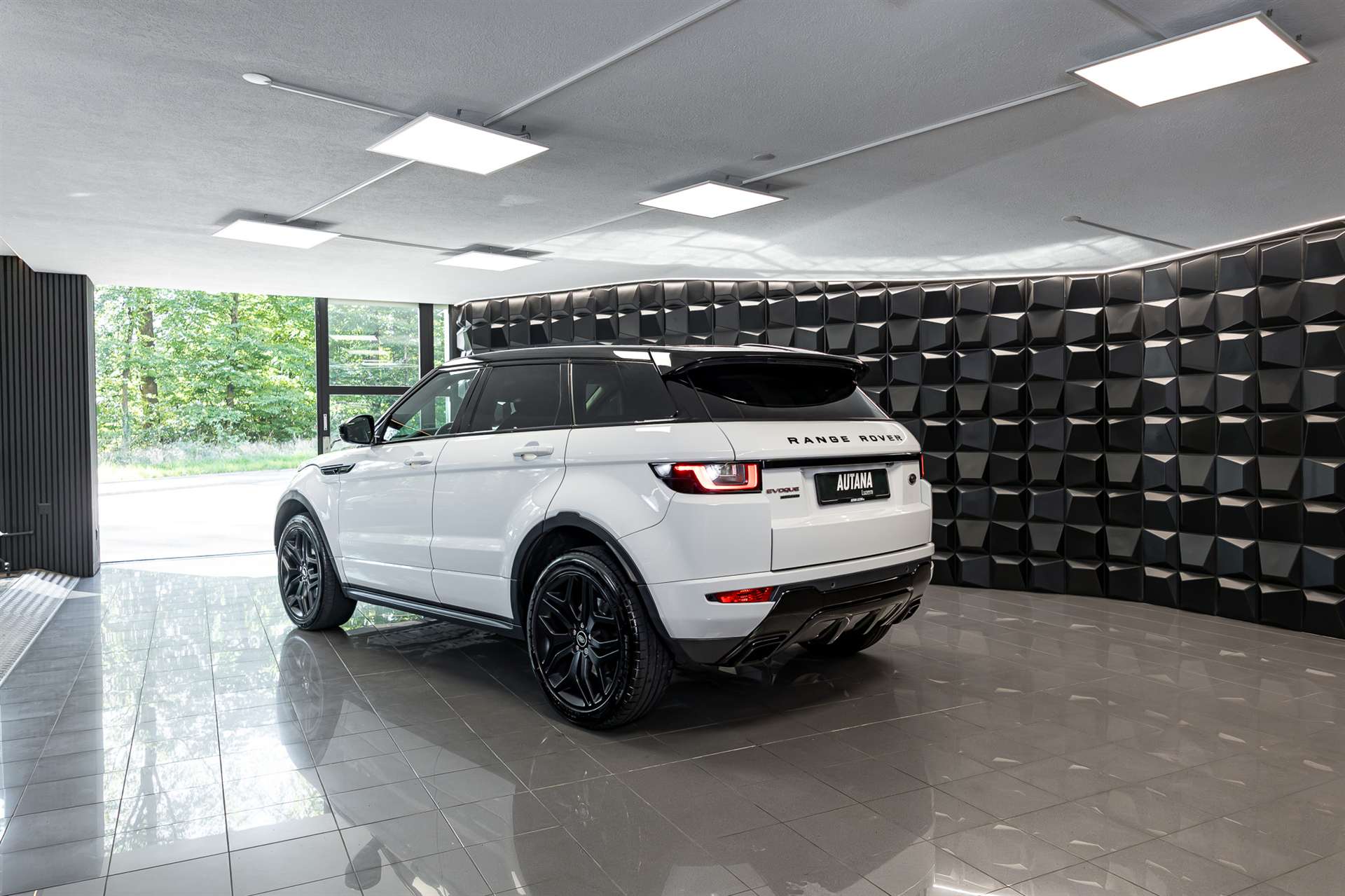 LAND ROVER Range Rover Evoque 2.0 Si4 HSE Dynamic AT9-image-2