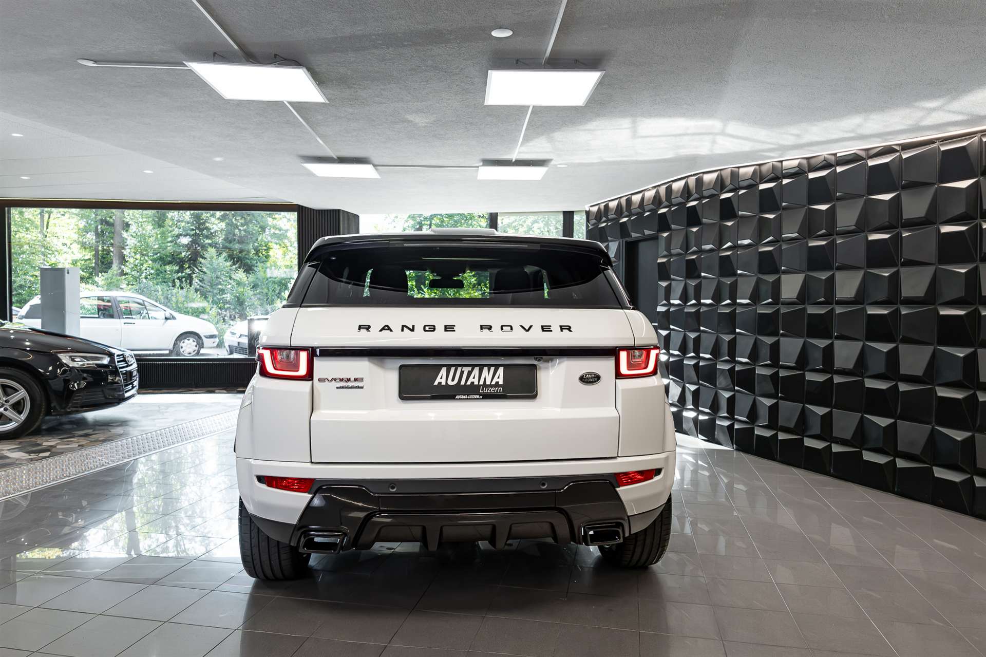 LAND ROVER Range Rover Evoque 2.0 Si4 HSE Dynamic AT9-image-4