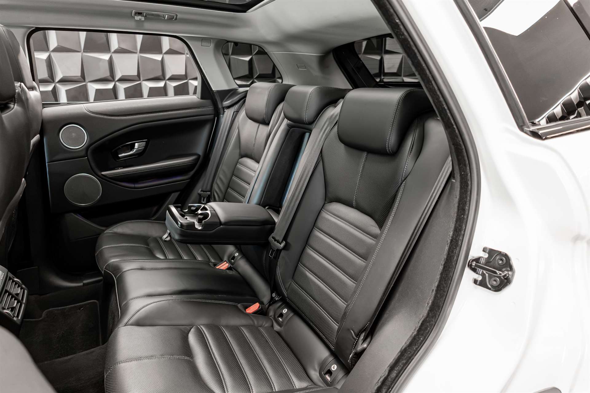 LAND ROVER Range Rover Evoque 2.0 Si4 HSE Dynamic AT9-image-25