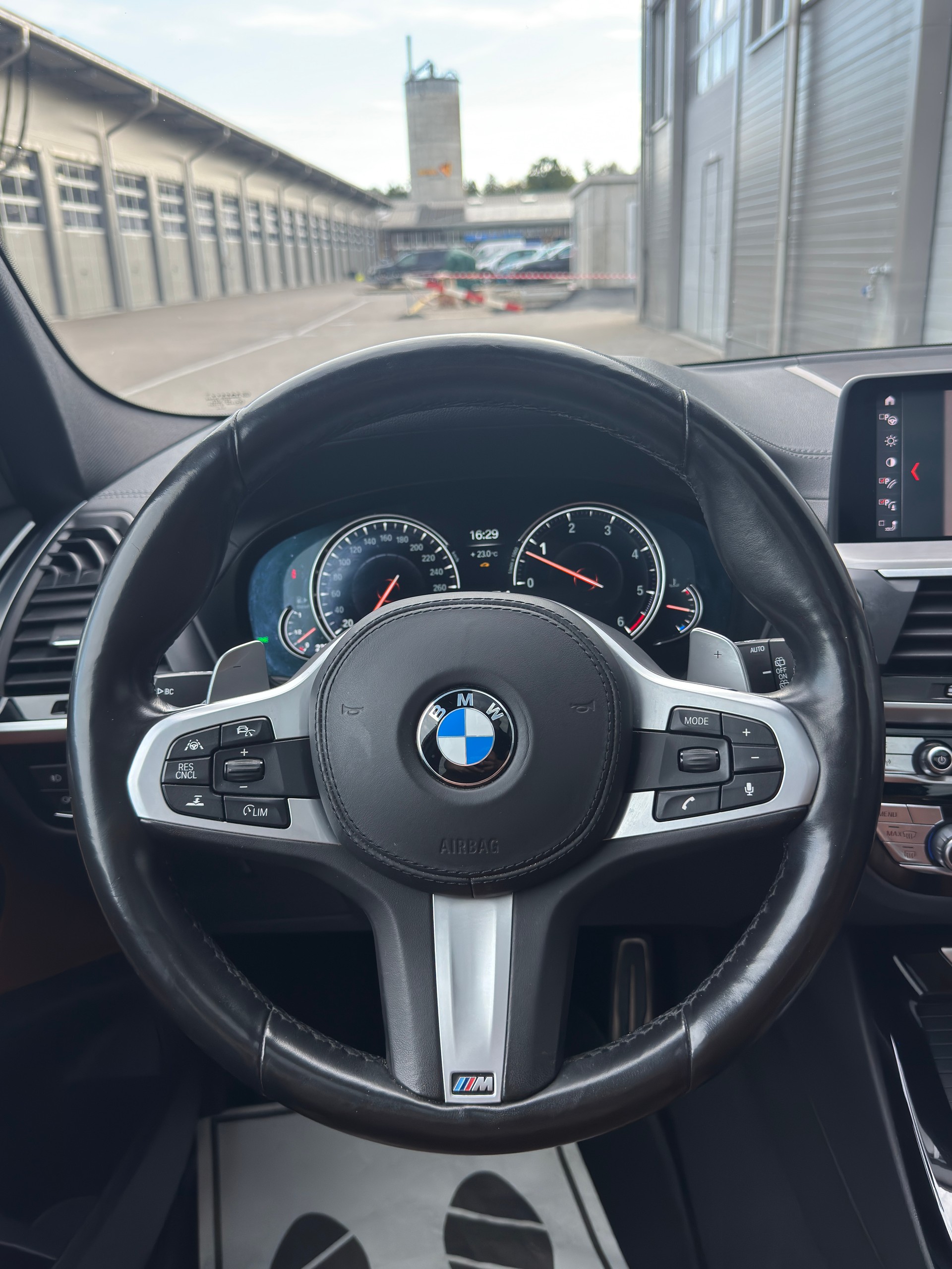 BMW X3 M40D-image-12