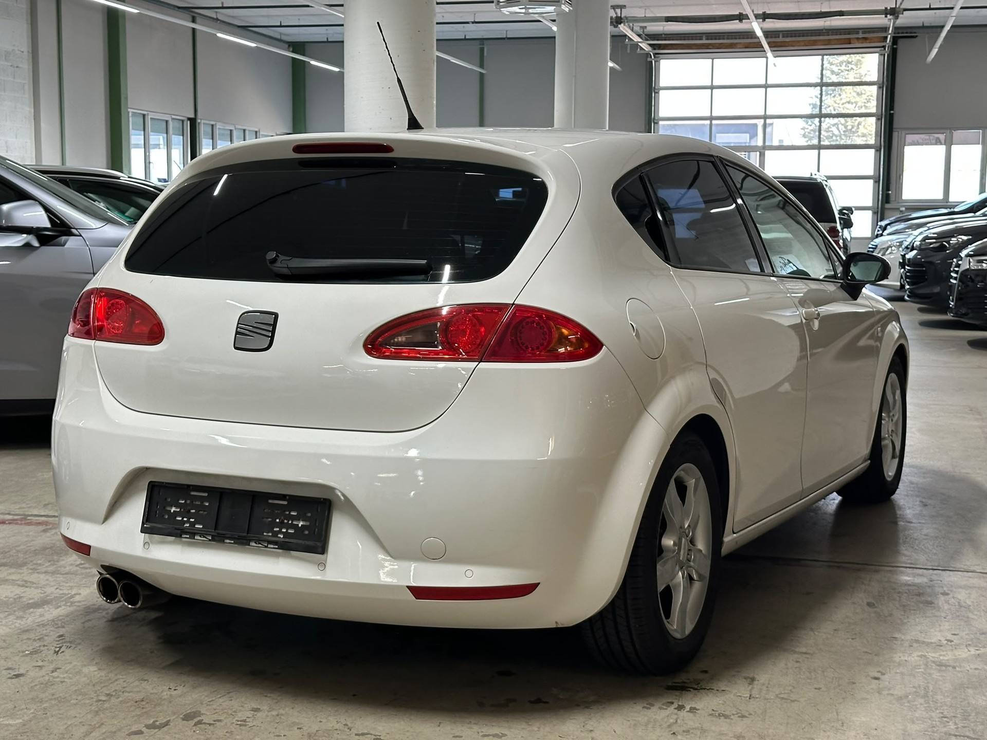 SEAT Leon 1.4 TSI Reference-image-5