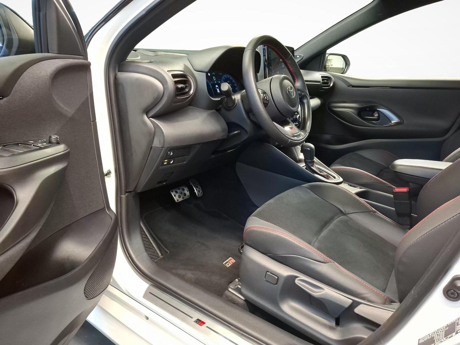 TOYOTA Yaris 1.5 VVT-i HSD GR Sport-image-15