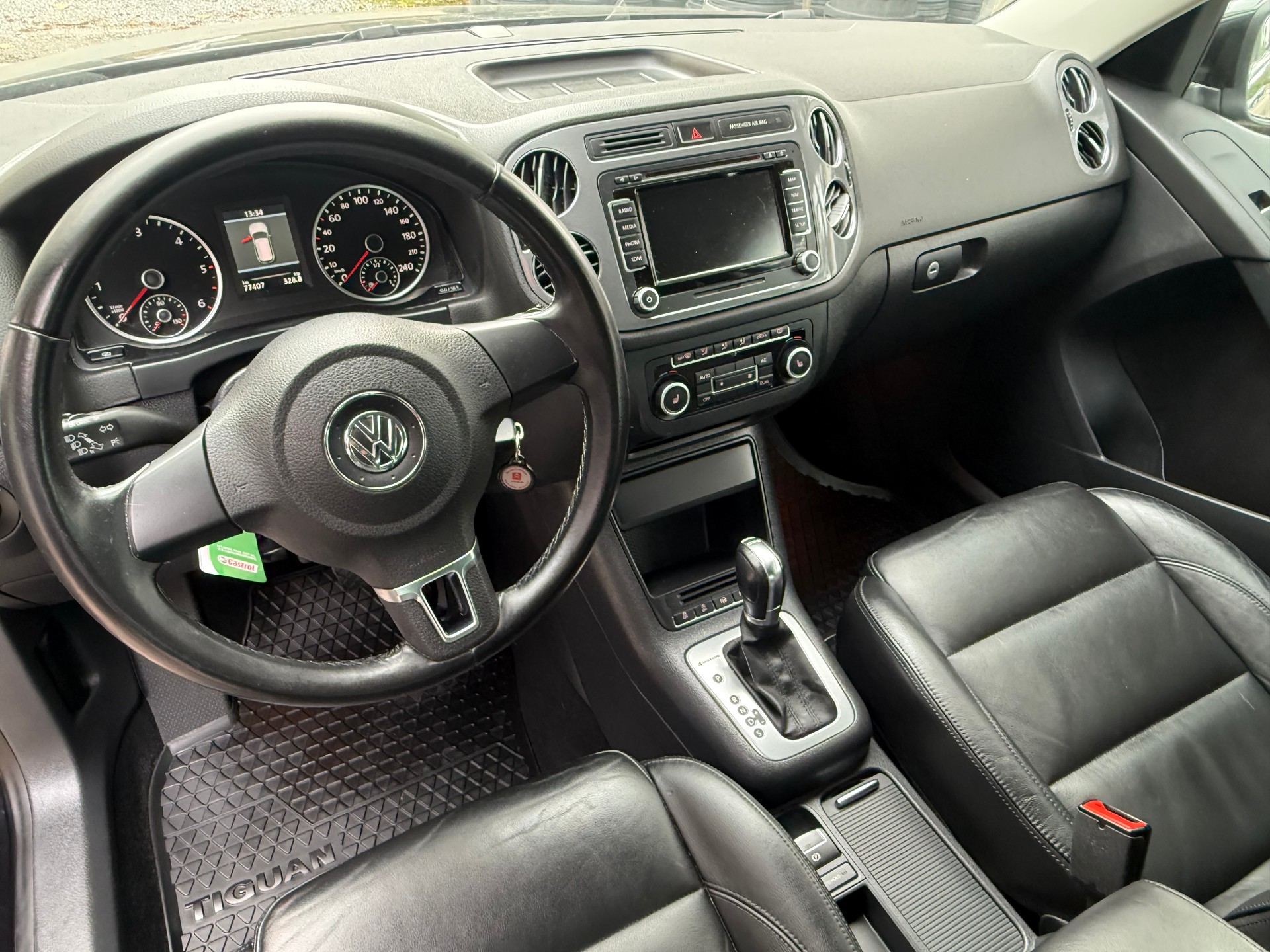VW Tiguan 2.0 TDI BlueMotion Sport&Style 4Motion DSG-image-8