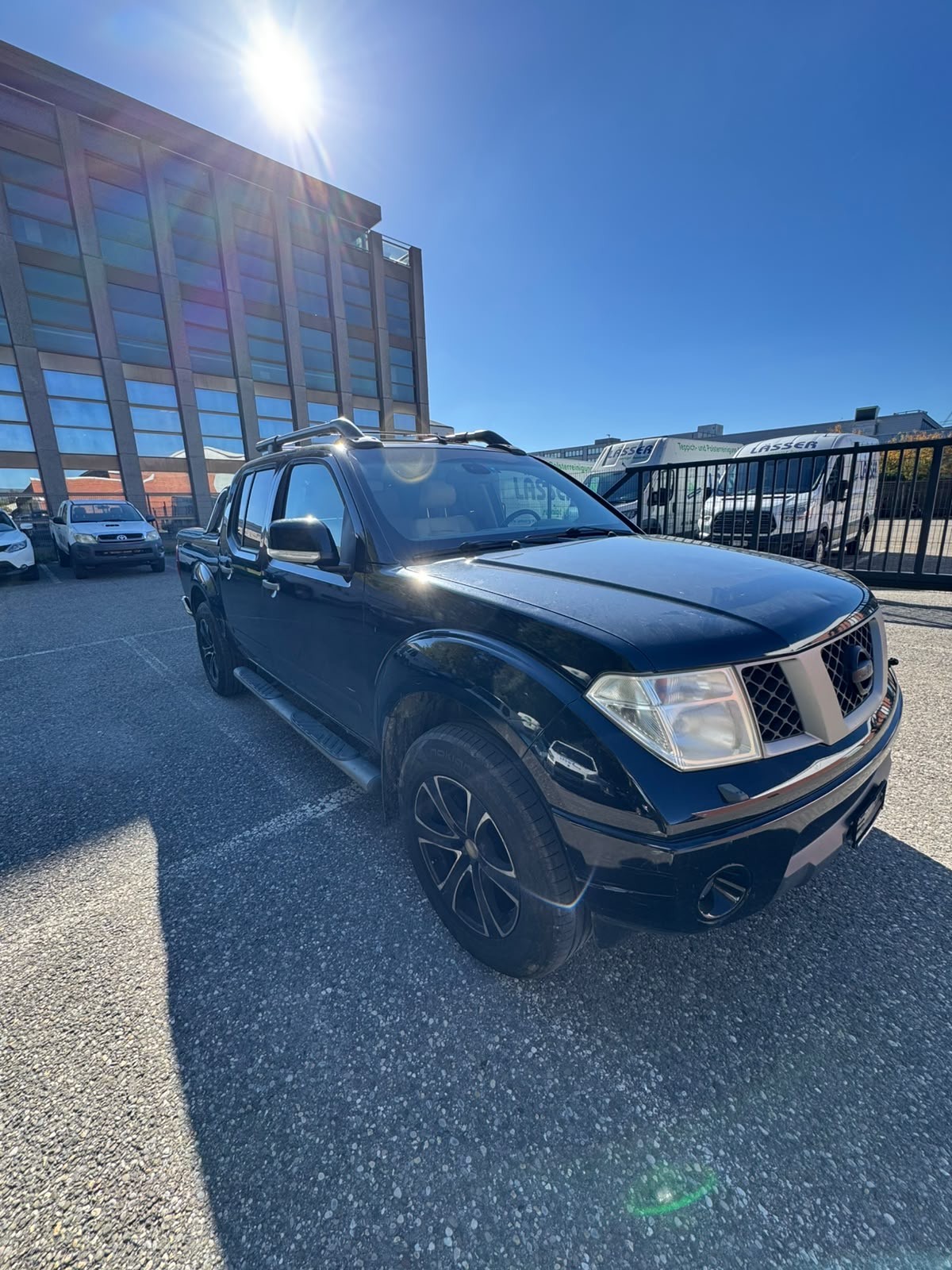 NISSAN Navara Double Cab SE 2.5 dCi A 4WD-image-6
