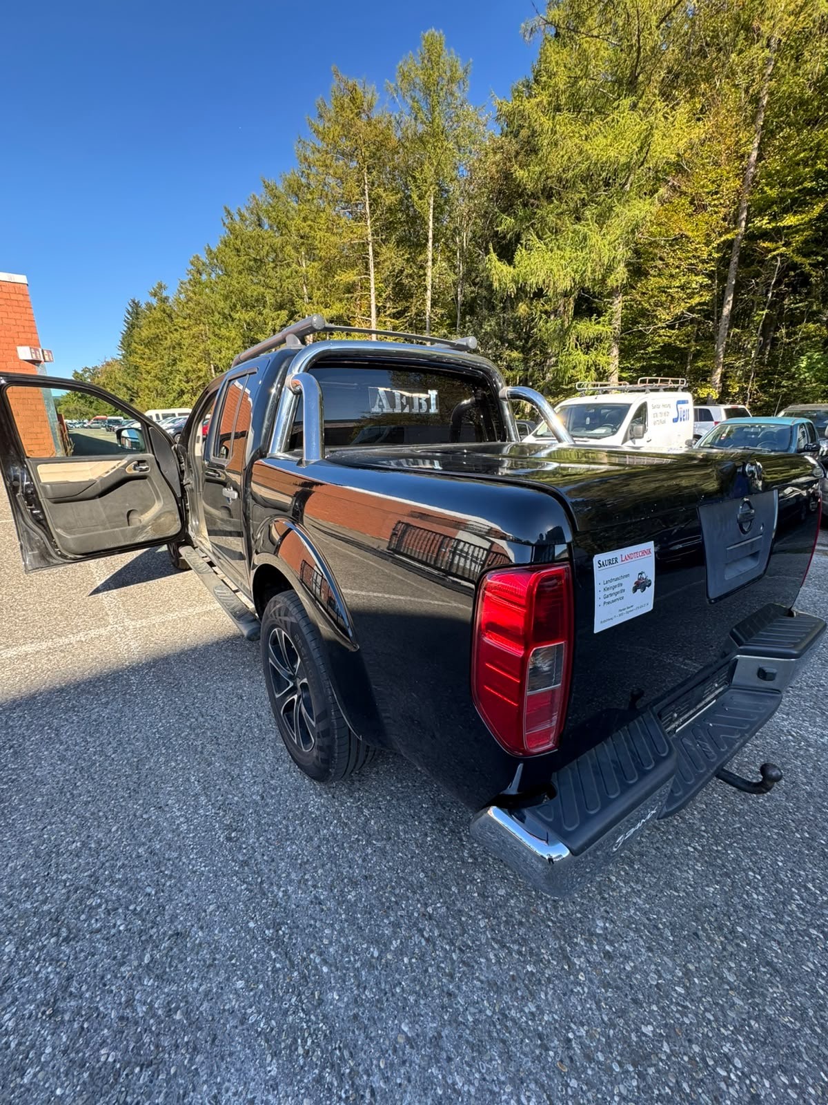 NISSAN Navara Double Cab SE 2.5 dCi A 4WD-image-2