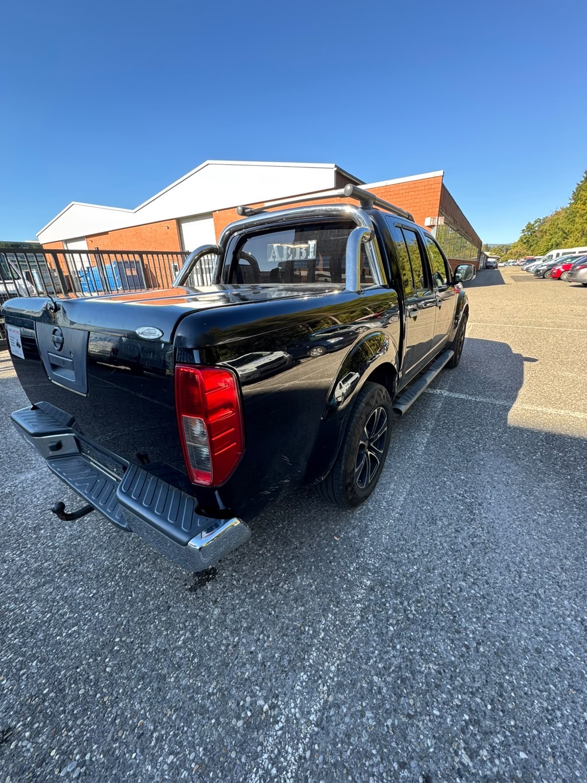 NISSAN Navara Double Cab SE 2.5 dCi A 4WD-image-9