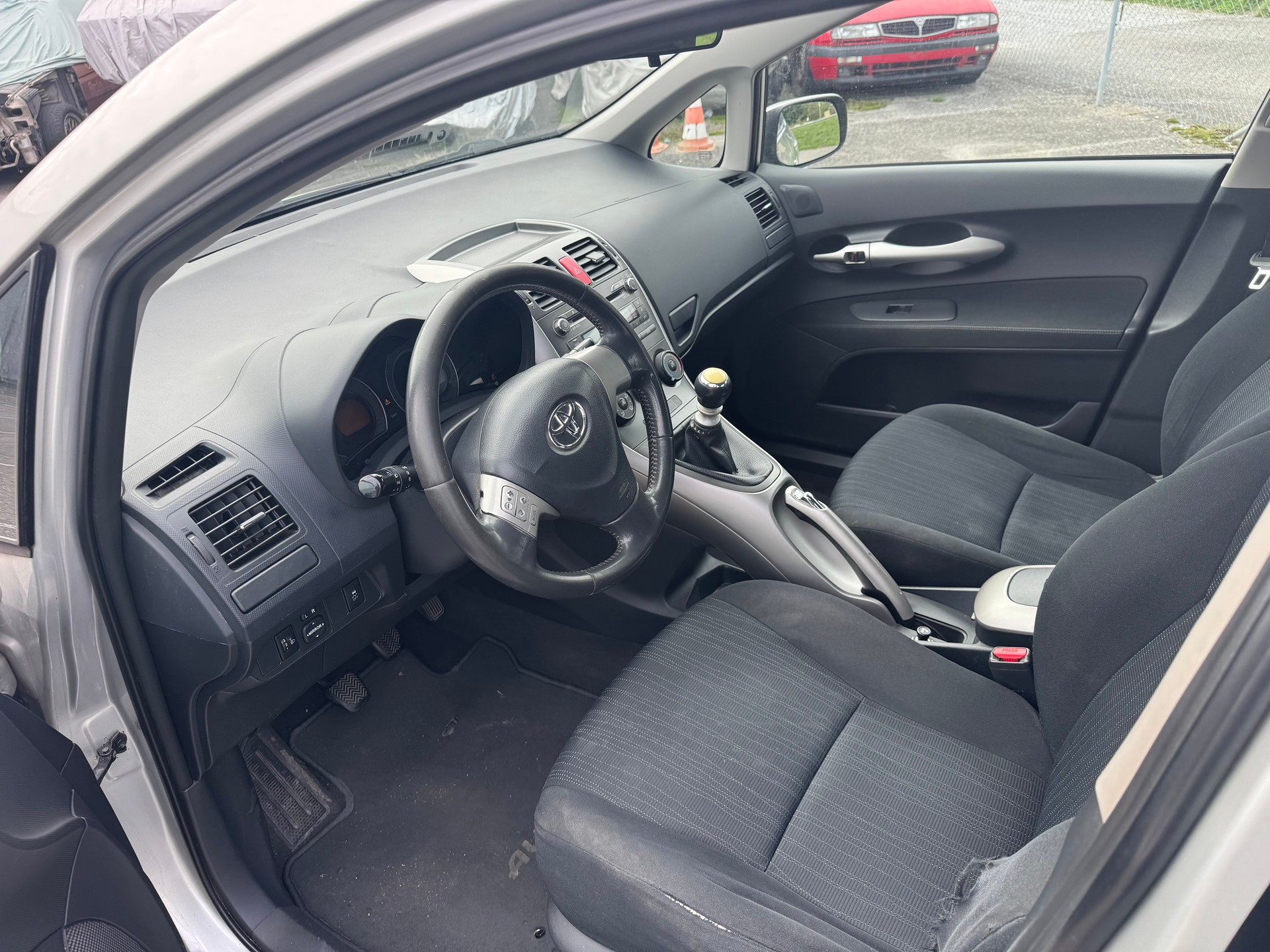 TOYOTA Auris 2.0 D-4D Linea Sol-image-7