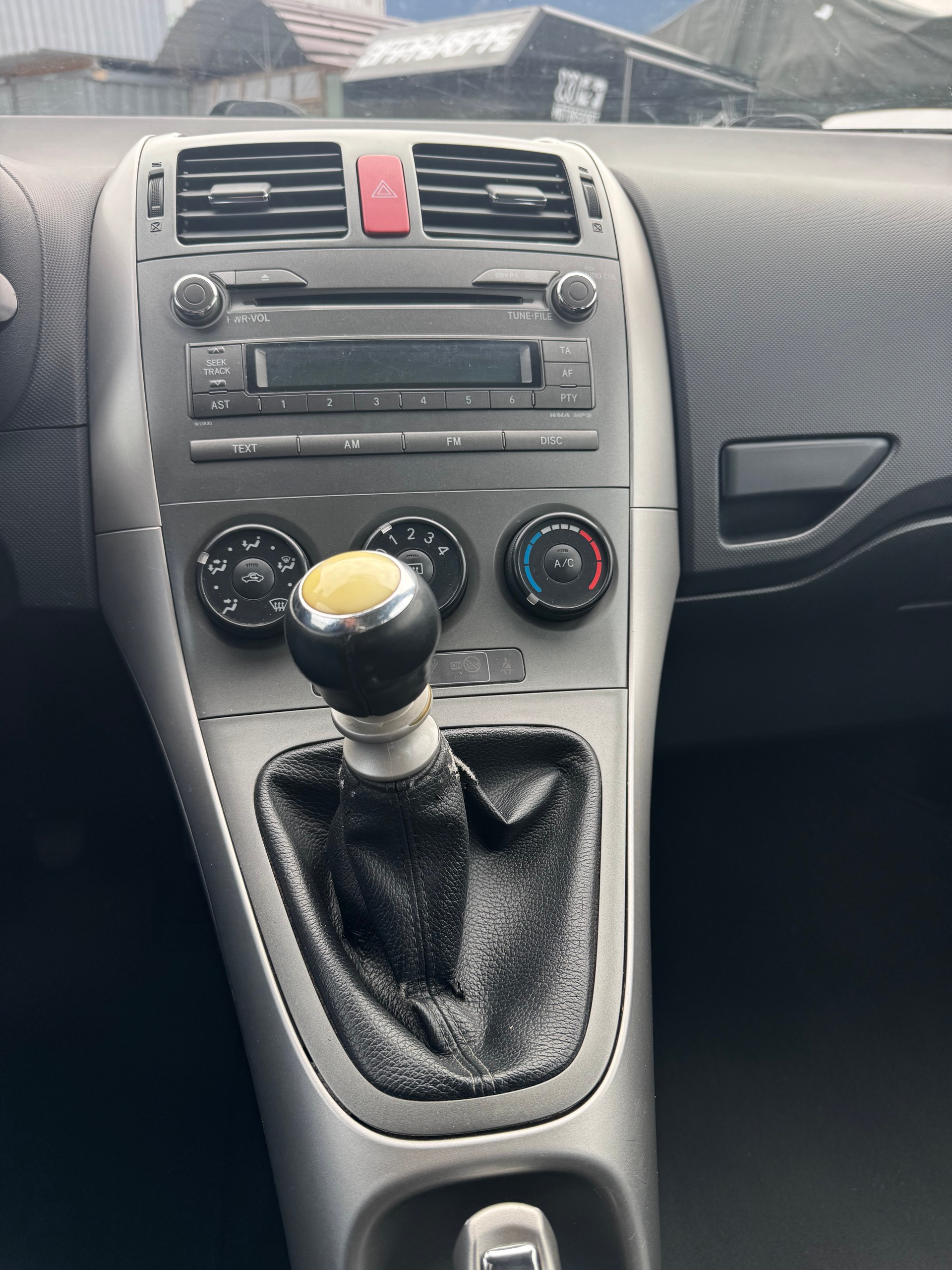 TOYOTA Auris 2.0 D-4D Linea Sol-image-8