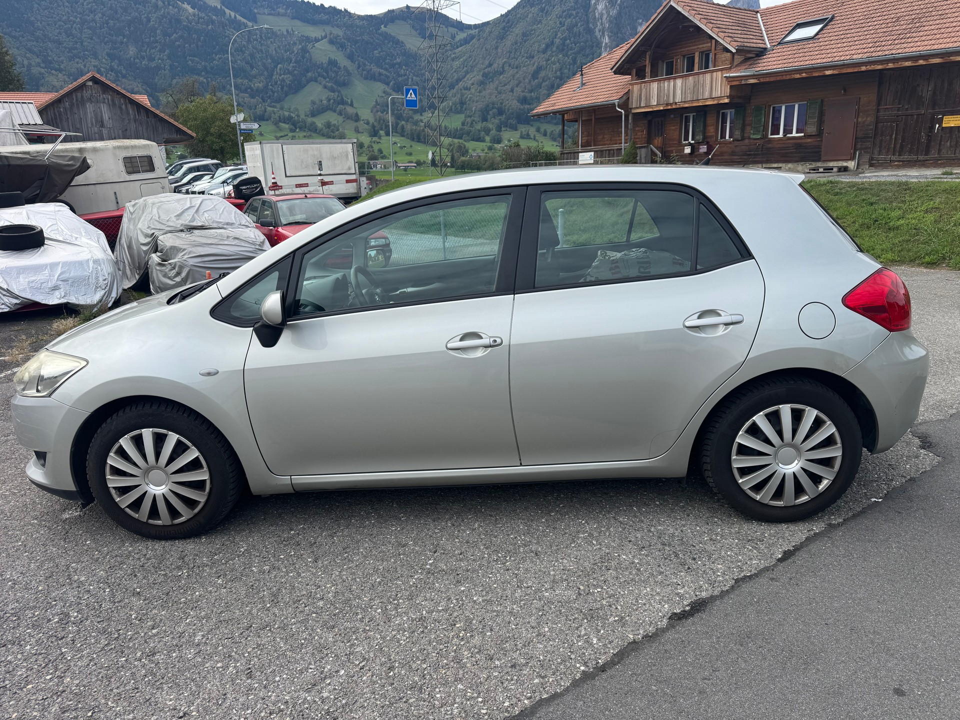 TOYOTA Auris 2.0 D-4D Linea Sol-image-4