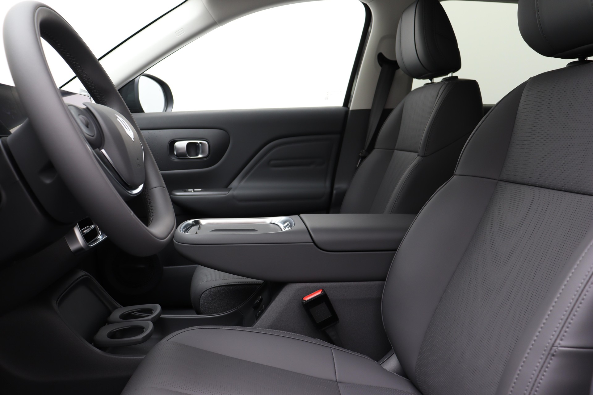 LEAPMOTOR B10 EV-image-6