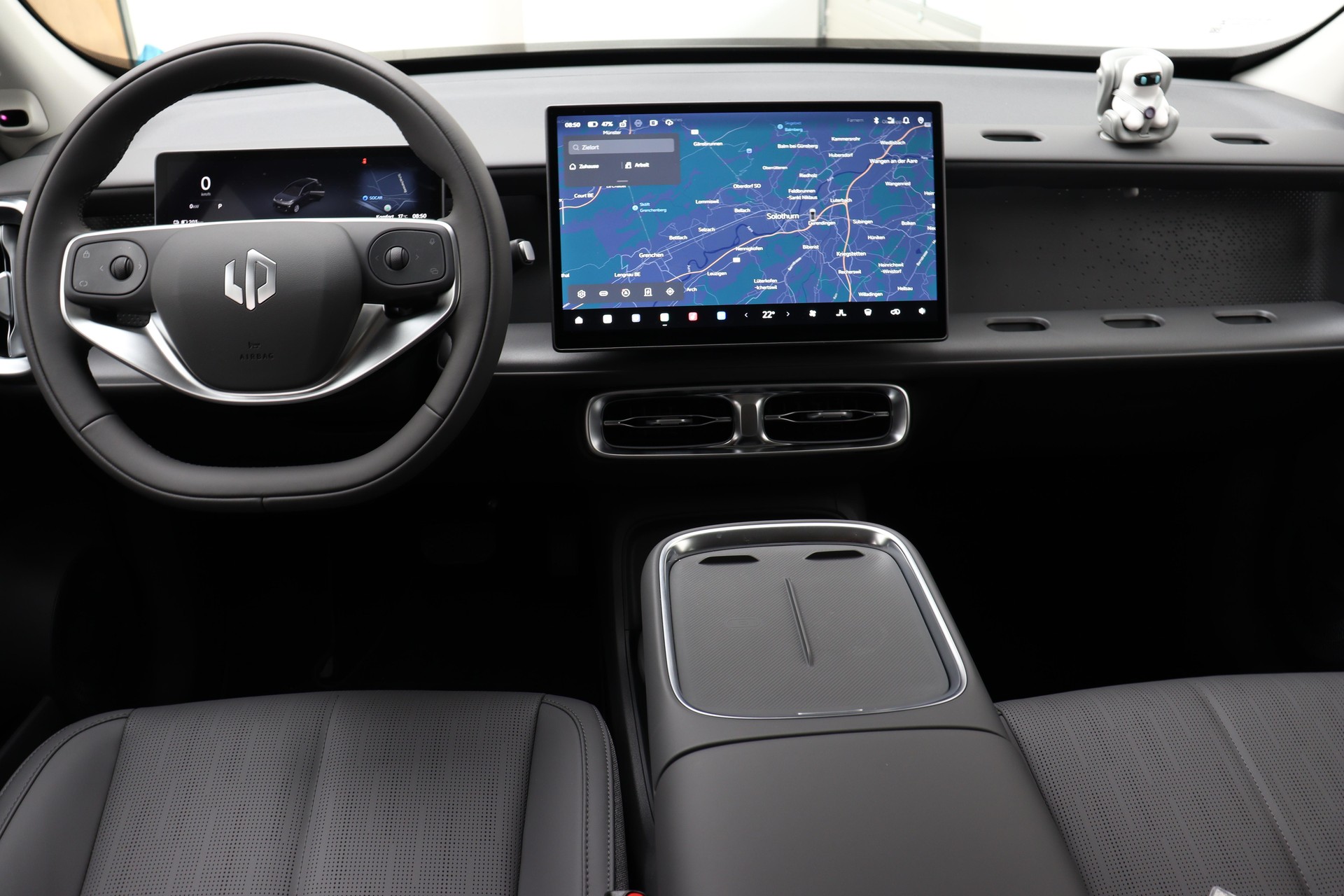 LEAPMOTOR B10 EV-image-7