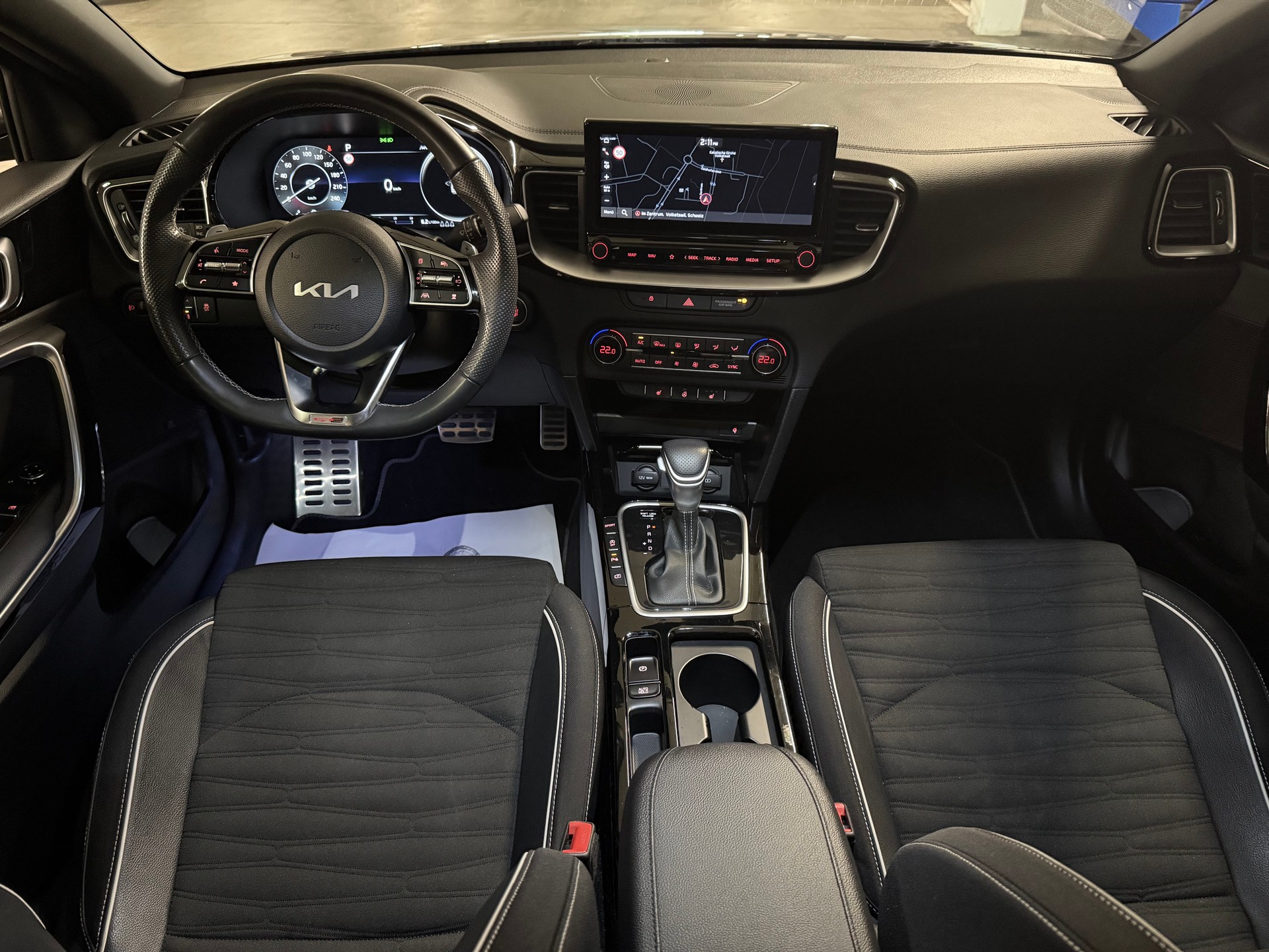 KIA Ceed 1.5 T-GDi Power DCT GT line Werksgarantie, Panorama, RF- Kamera-image-7