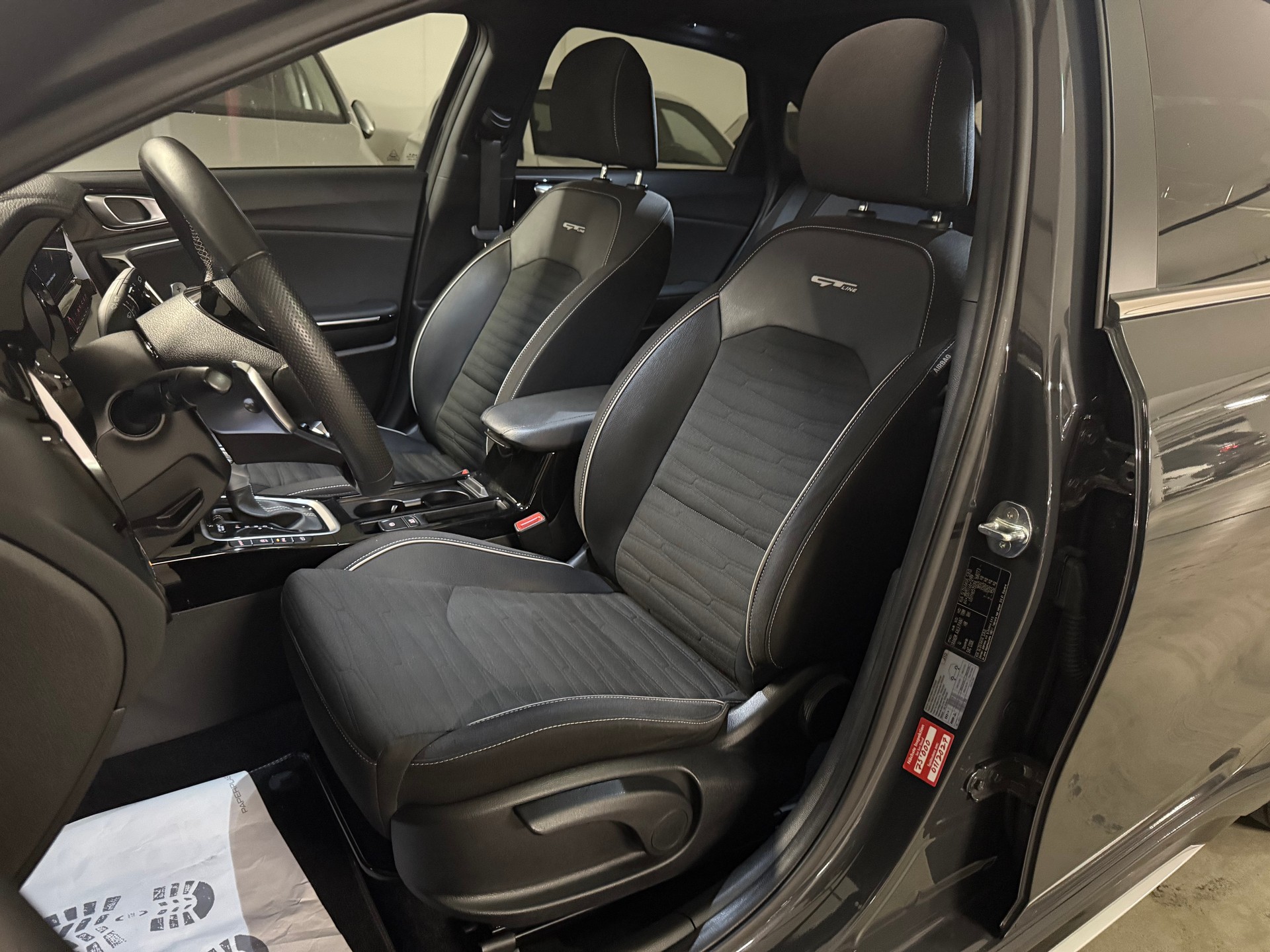 KIA Ceed 1.5 T-GDi Power DCT GT line Werksgarantie, Panorama, RF- Kamera-image-9