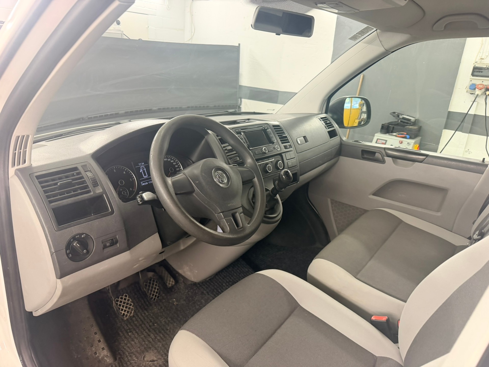 VW T5 2.0 TDI BMT-image-9