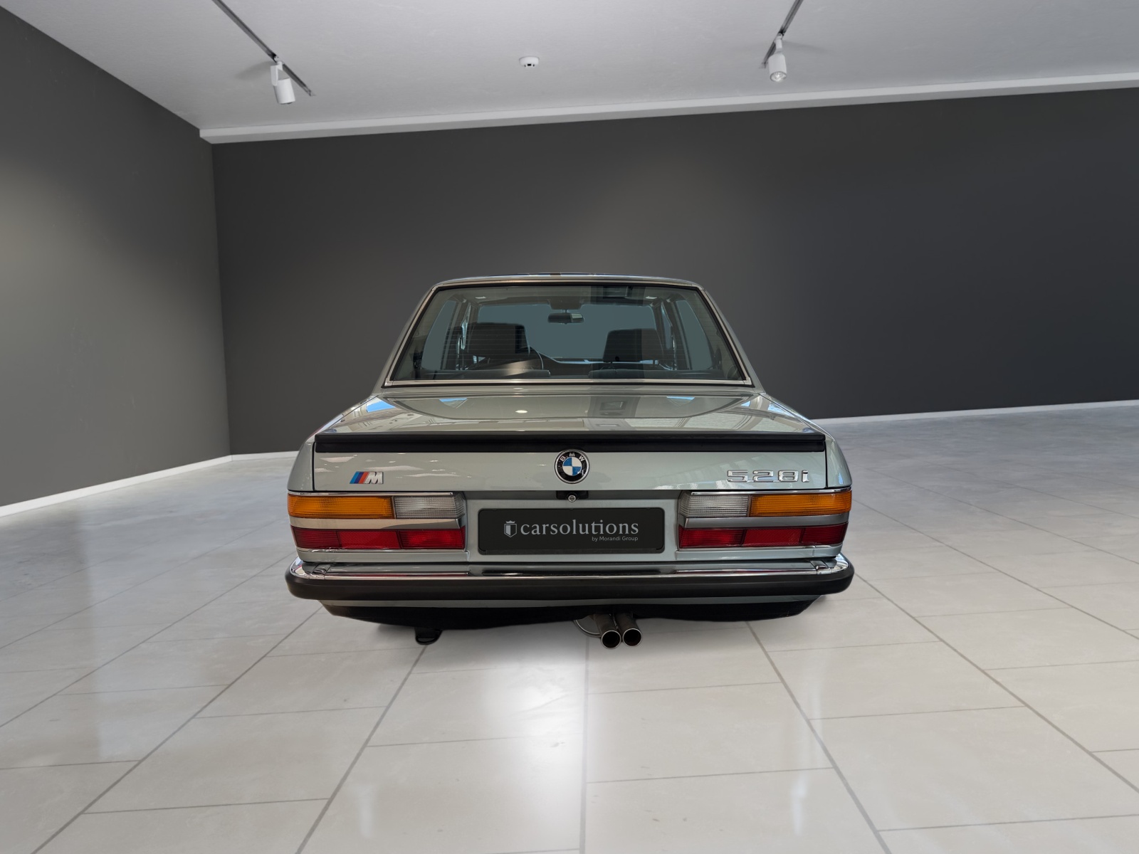 BMW 528i-image-2