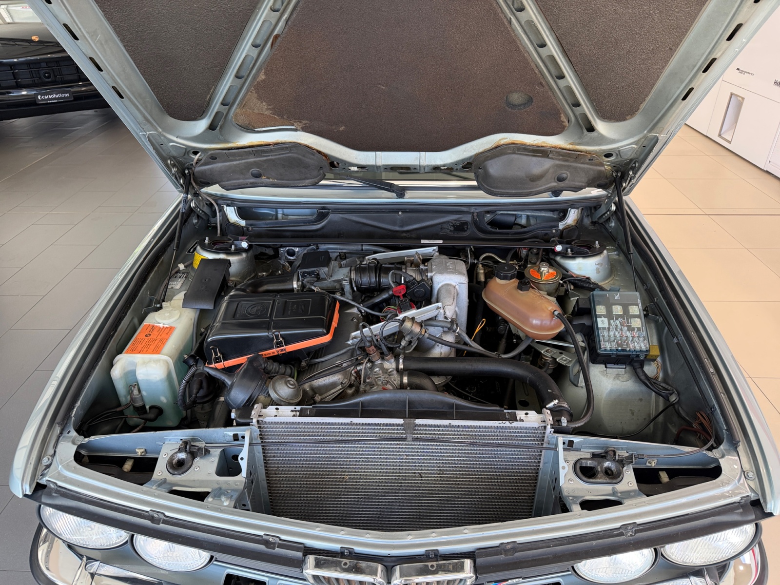 BMW 528i-image-9