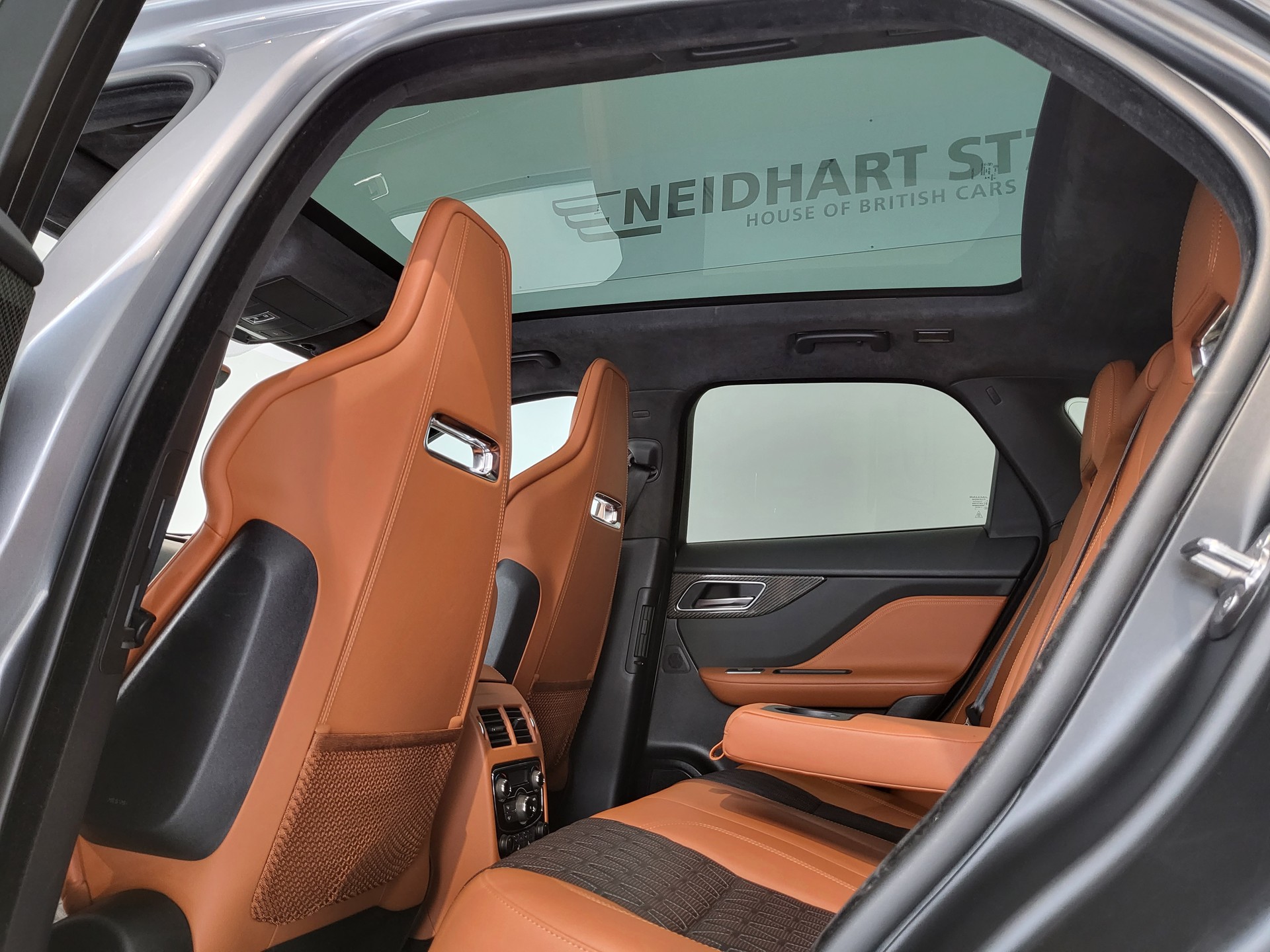 JAGUAR F-Pace 5.0 V8 SVR AWD Automatik-image-6