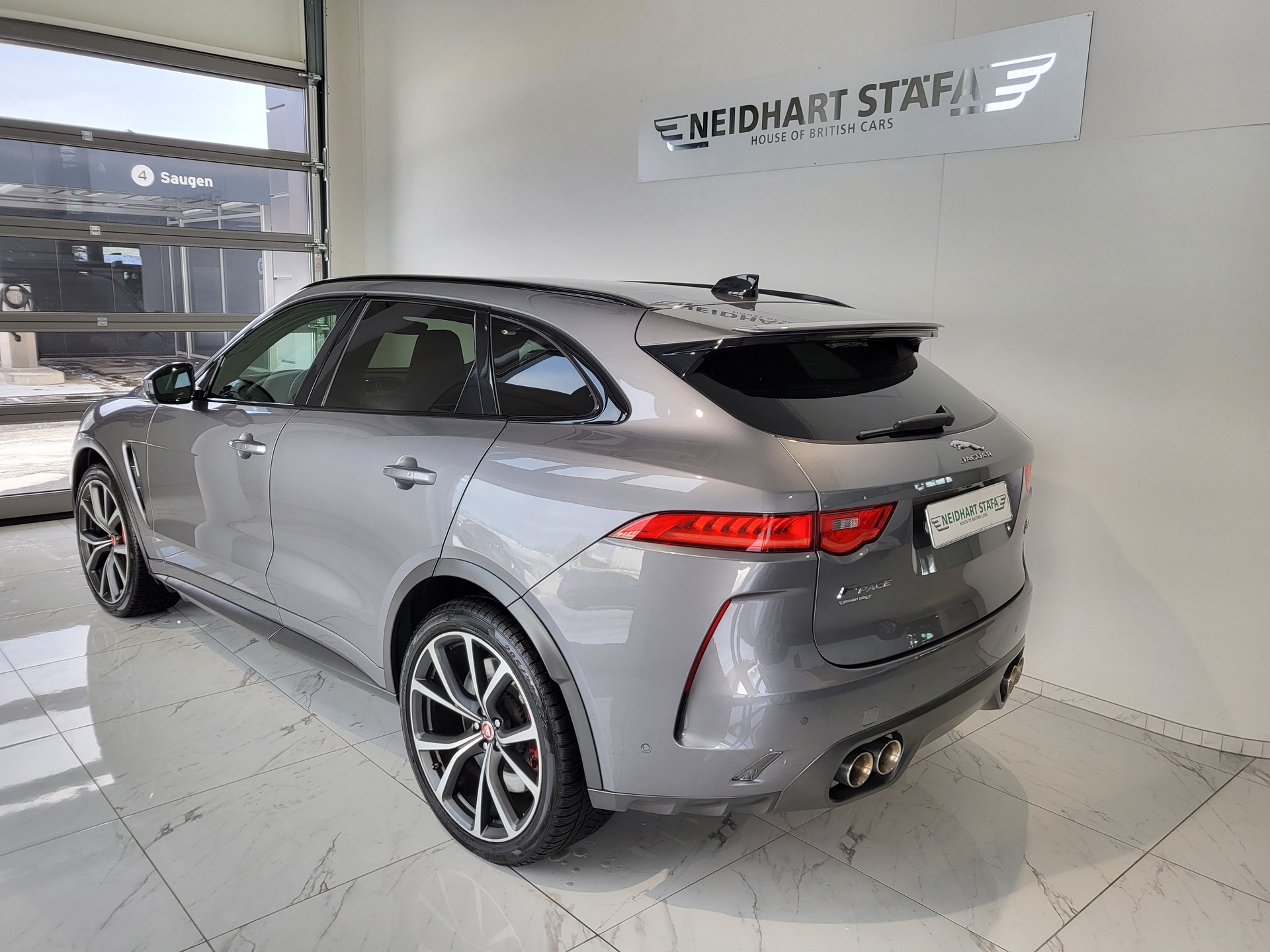 JAGUAR F-Pace 5.0 V8 SVR AWD Automatik-image-1