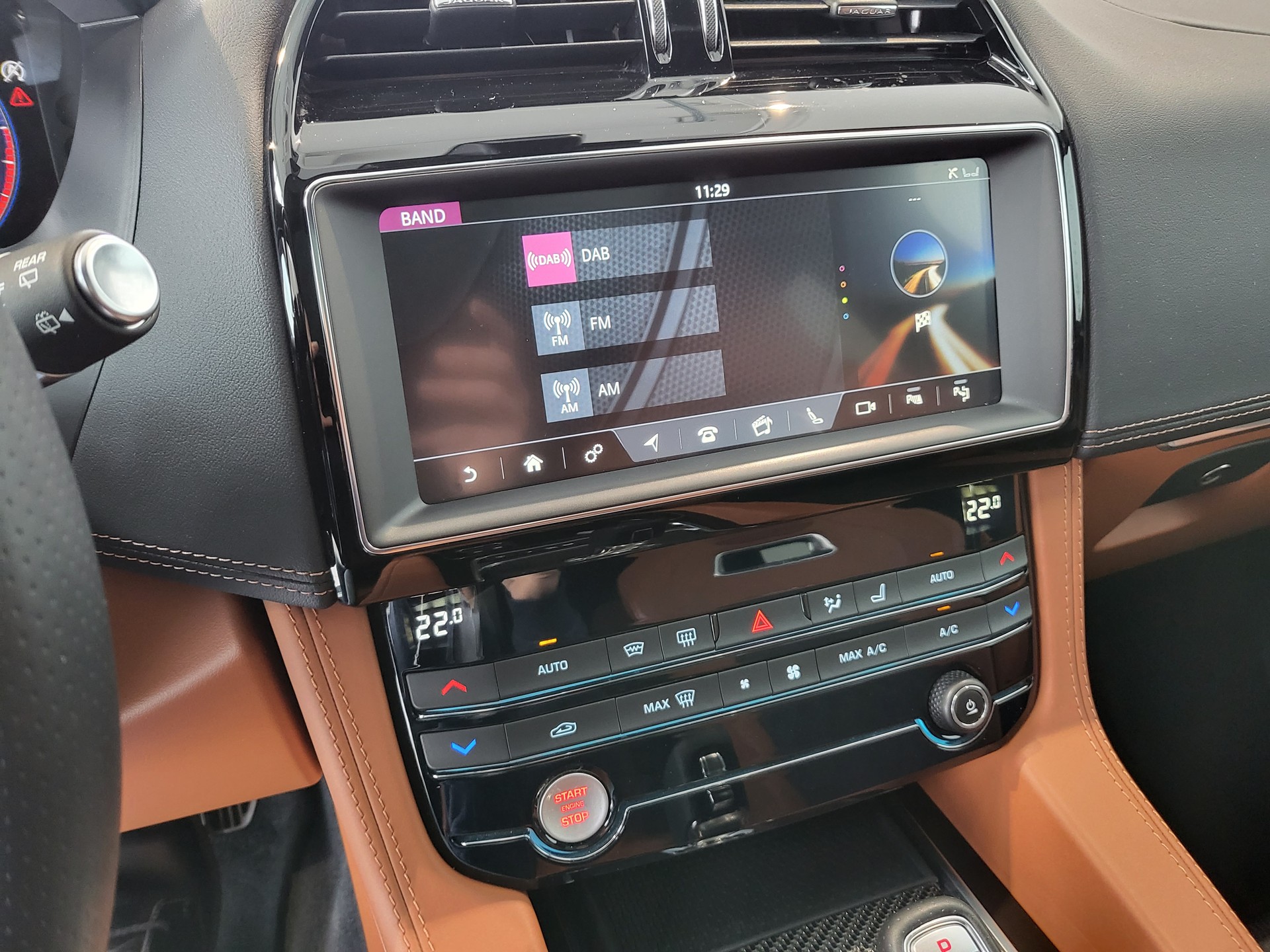 JAGUAR F-Pace 5.0 V8 SVR AWD Automatik-image-10