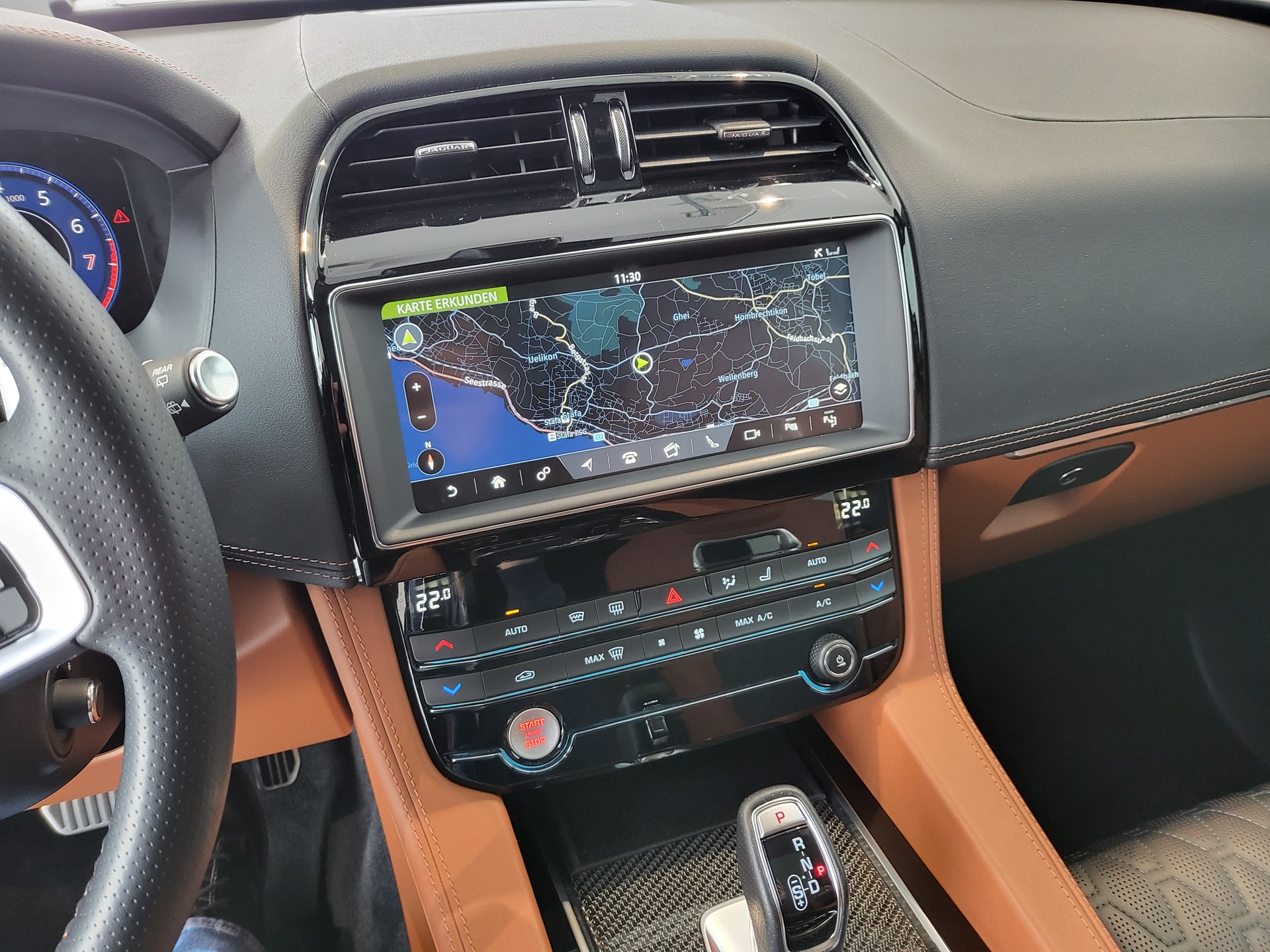 JAGUAR F-Pace 5.0 V8 SVR AWD Automatik-image-8