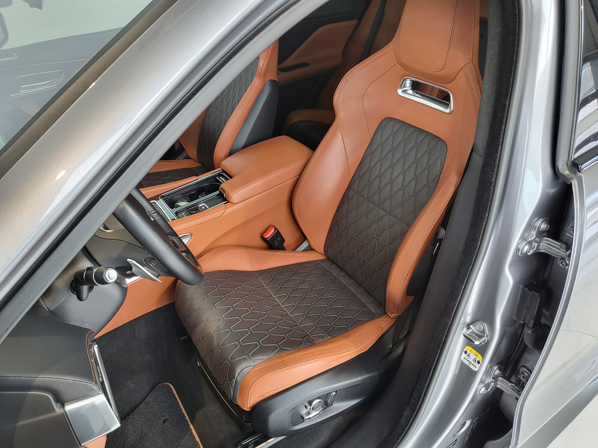 JAGUAR F-Pace 5.0 V8 SVR AWD Automatik-image-4
